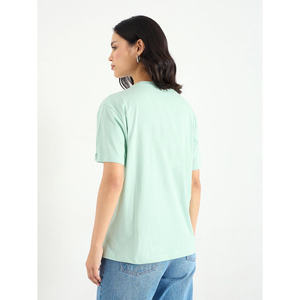 تيشيرت بقصة عادية وطبعة كتابة-women-clothing-tshirts-image-5