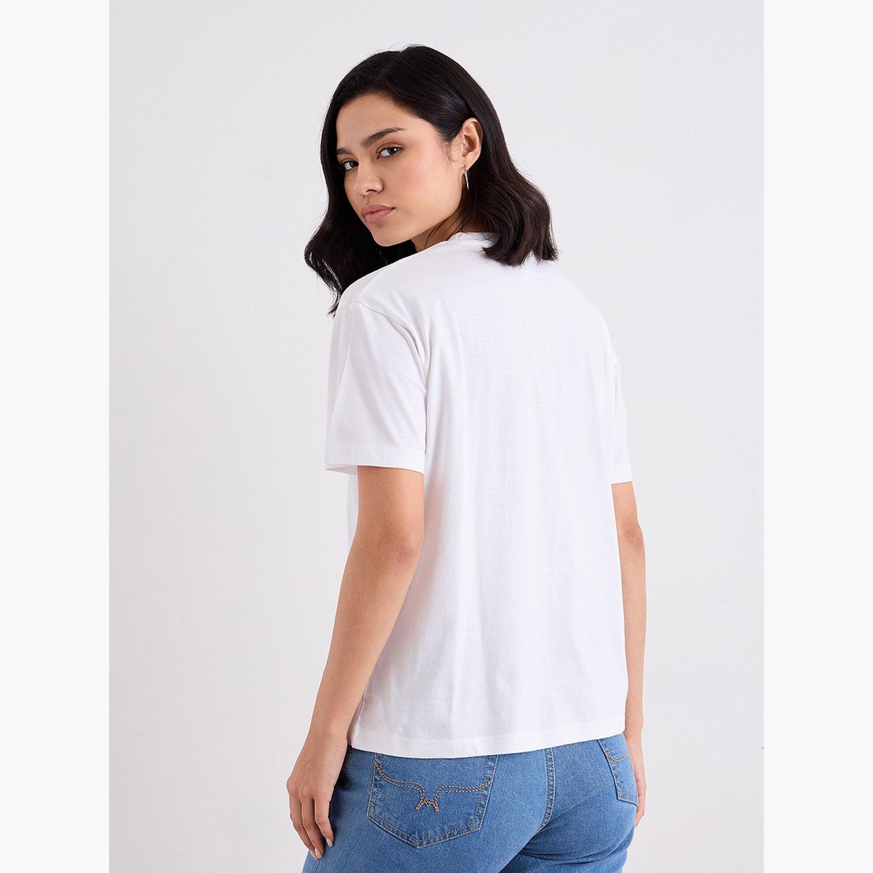 ستايلي - تي شيرت برقبة دائرية وطبعة شعار-women-clothing-tshirts-image-4