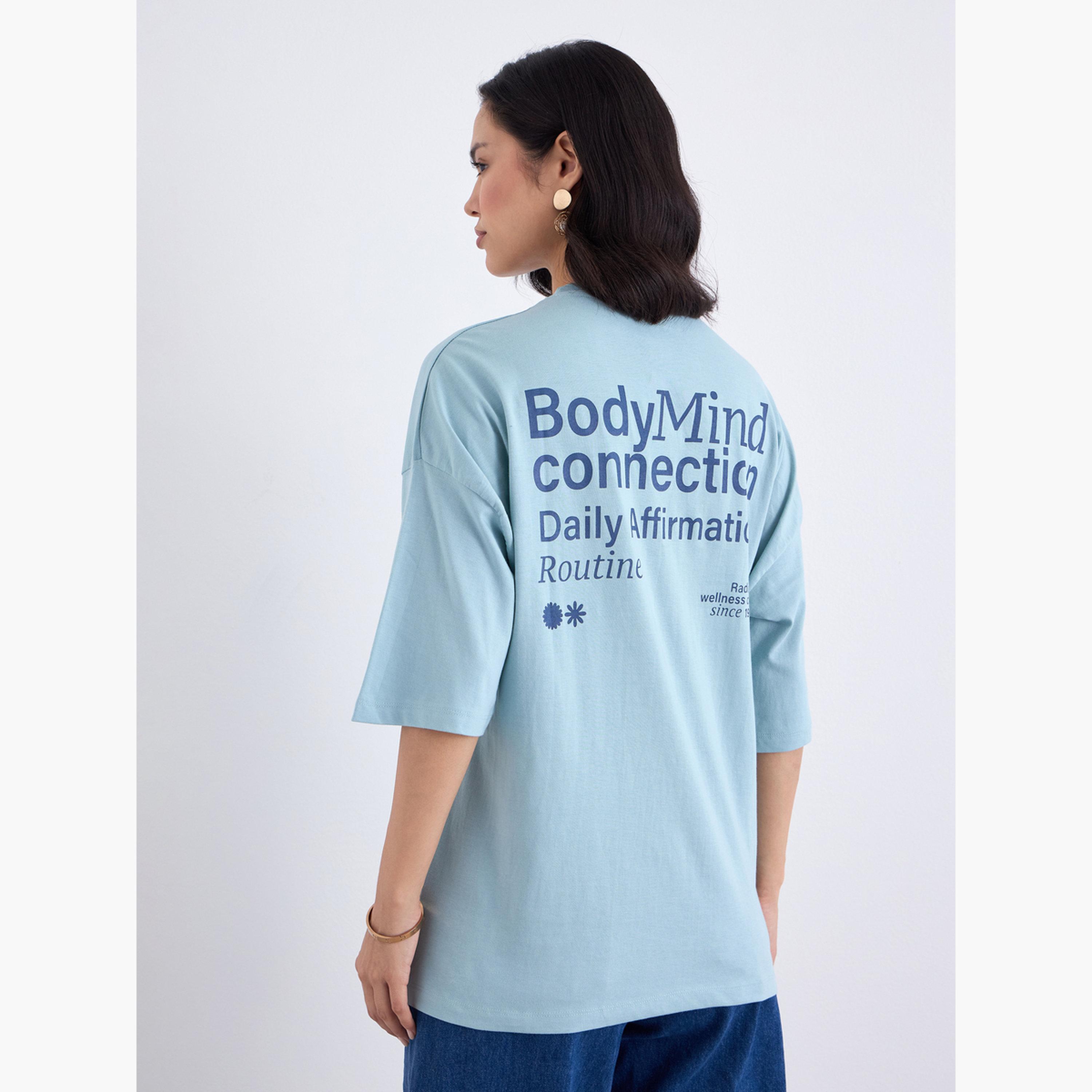 ستايلي - تي شيرت أزرق حجم كبير طبعة شعار-women-clothing-tshirts-image-5