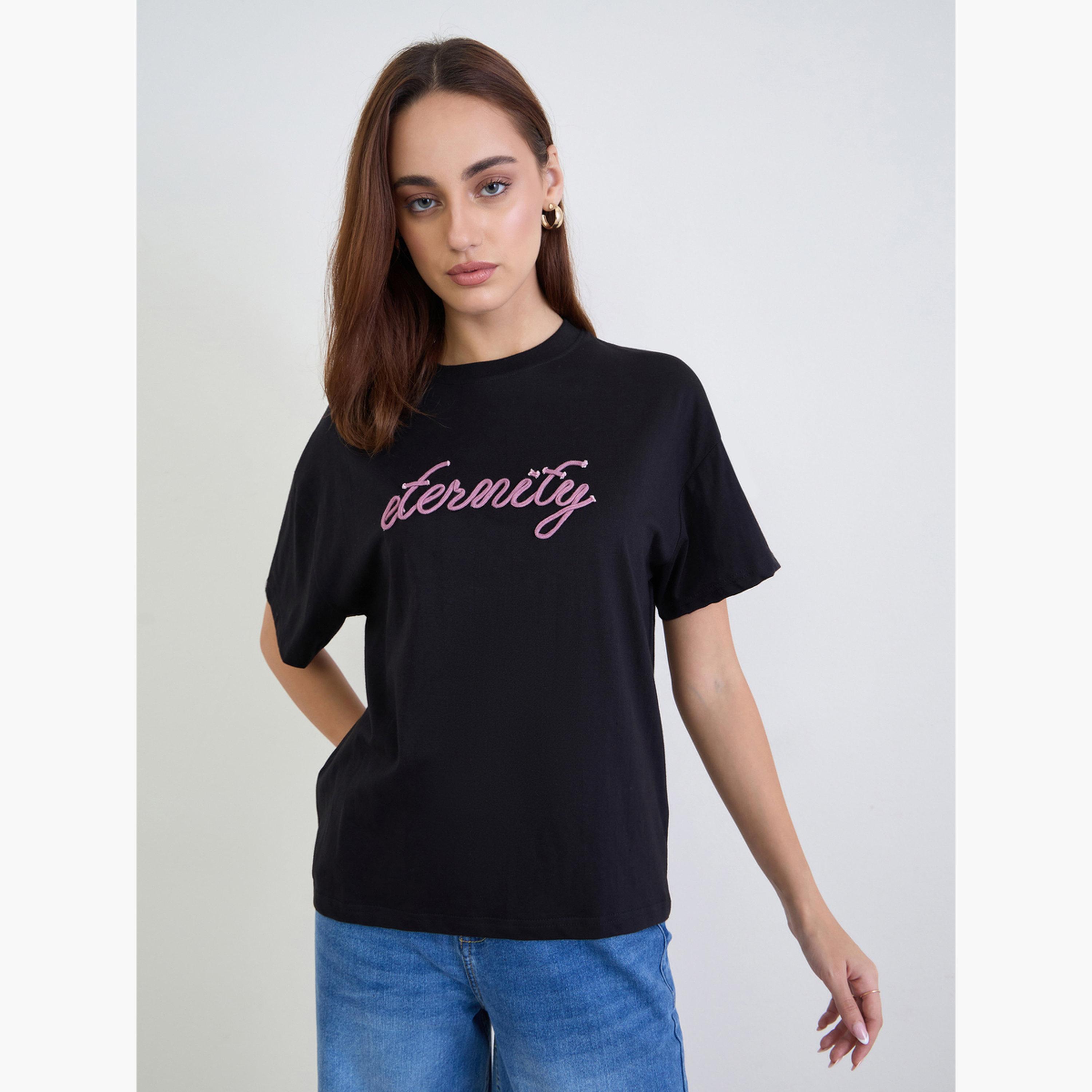 ستايلي - تي شيرت نسائي أسود بأكمام قصيرة مطرز بحبل إنفينيتي-women-clothing-tshirts-image-3