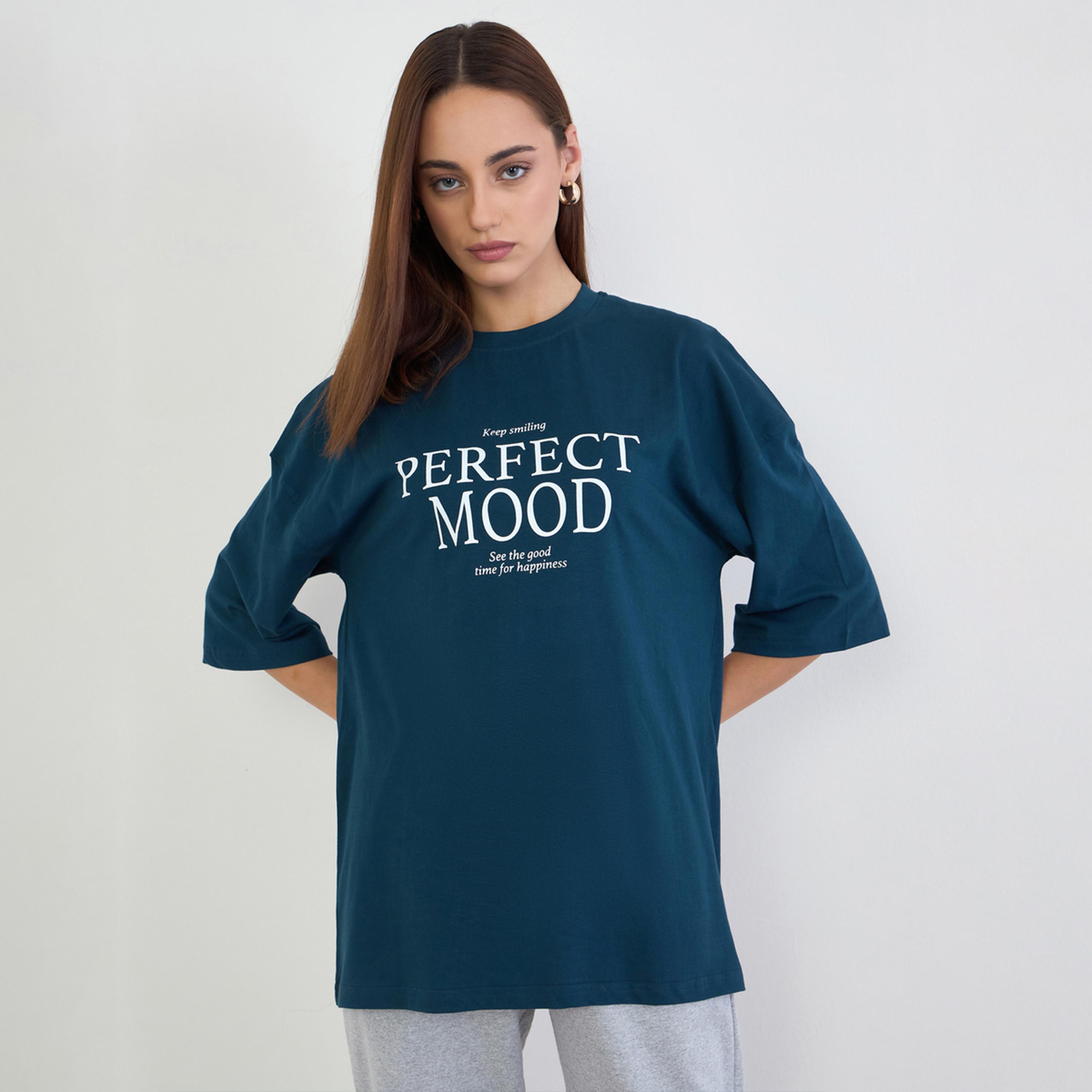 ستايلي - تي شيرت أزرق حجم كبير طبعة شعار-women-clothing-tshirts-image-1