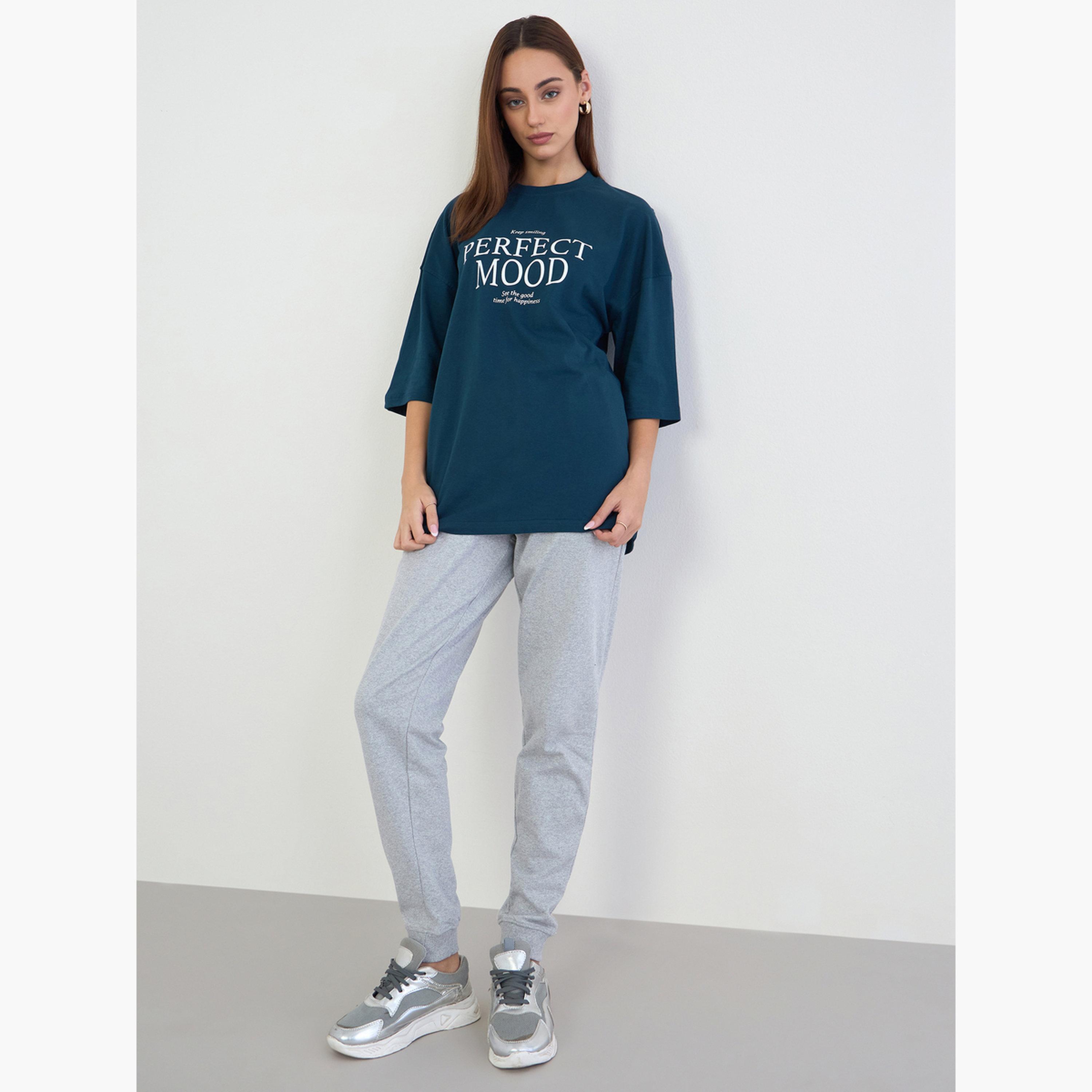 ستايلي - تي شيرت أزرق حجم كبير طبعة شعار-women-clothing-tshirts-image-2