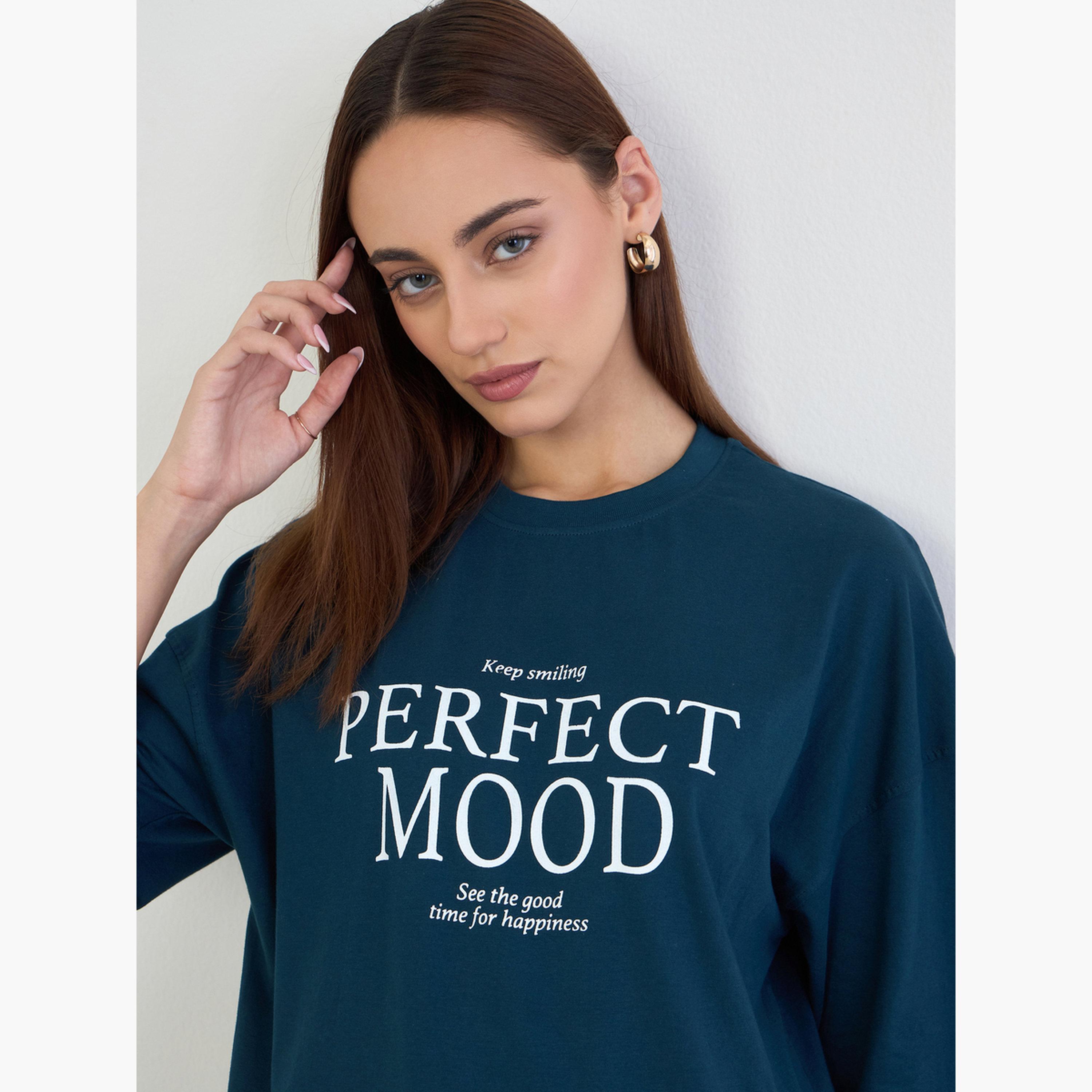 ستايلي - تي شيرت أزرق حجم كبير طبعة شعار-women-clothing-tshirts-image-3