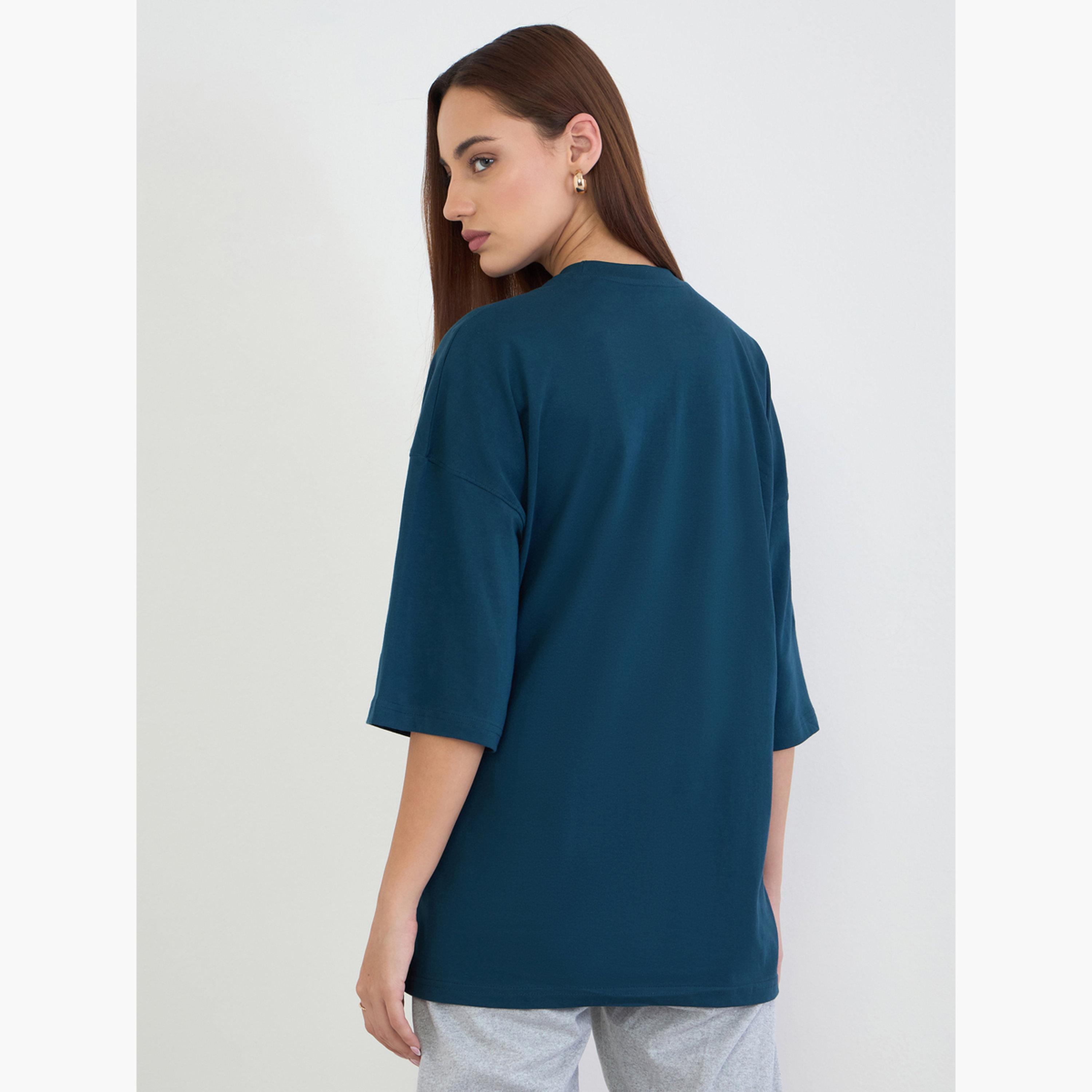ستايلي - تي شيرت أزرق حجم كبير طبعة شعار-women-clothing-tshirts-image-5