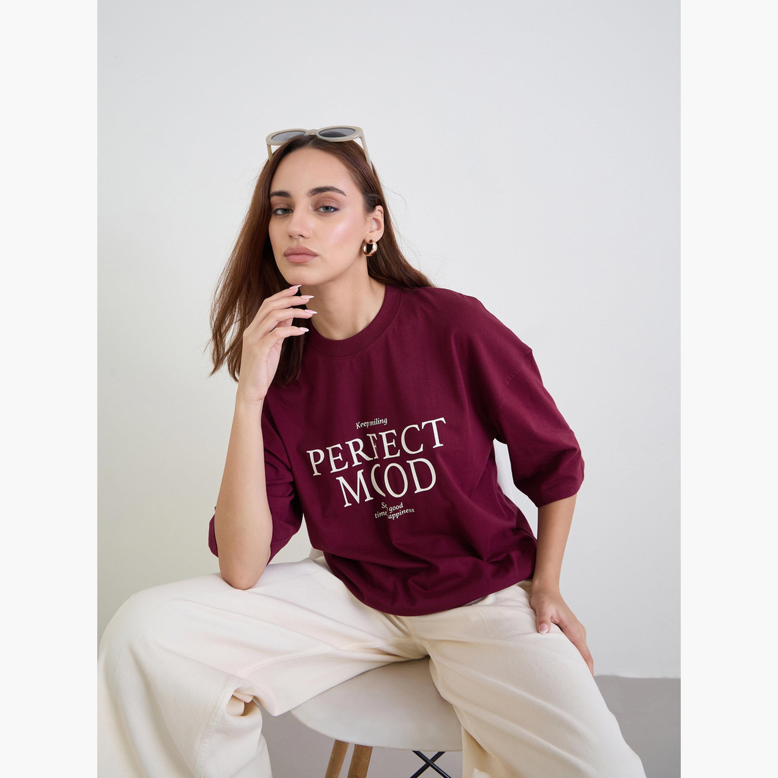 Styli Burgundy Slogan Print Oversized T-Shirt-women-clothing-tshirts-image-3