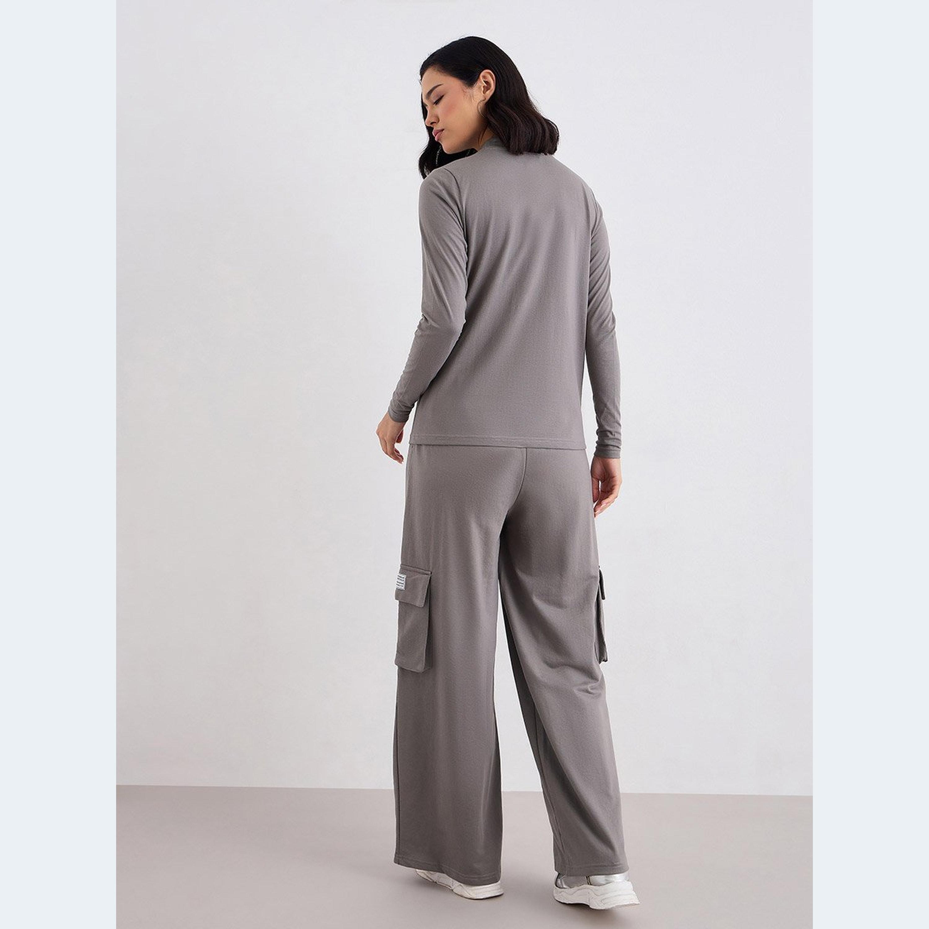 ستايلي - طقم تي شيرت للنساء بتفاصيل رقعة وبنطال رياضي كارجو-women-clothing-coordsets-image-4