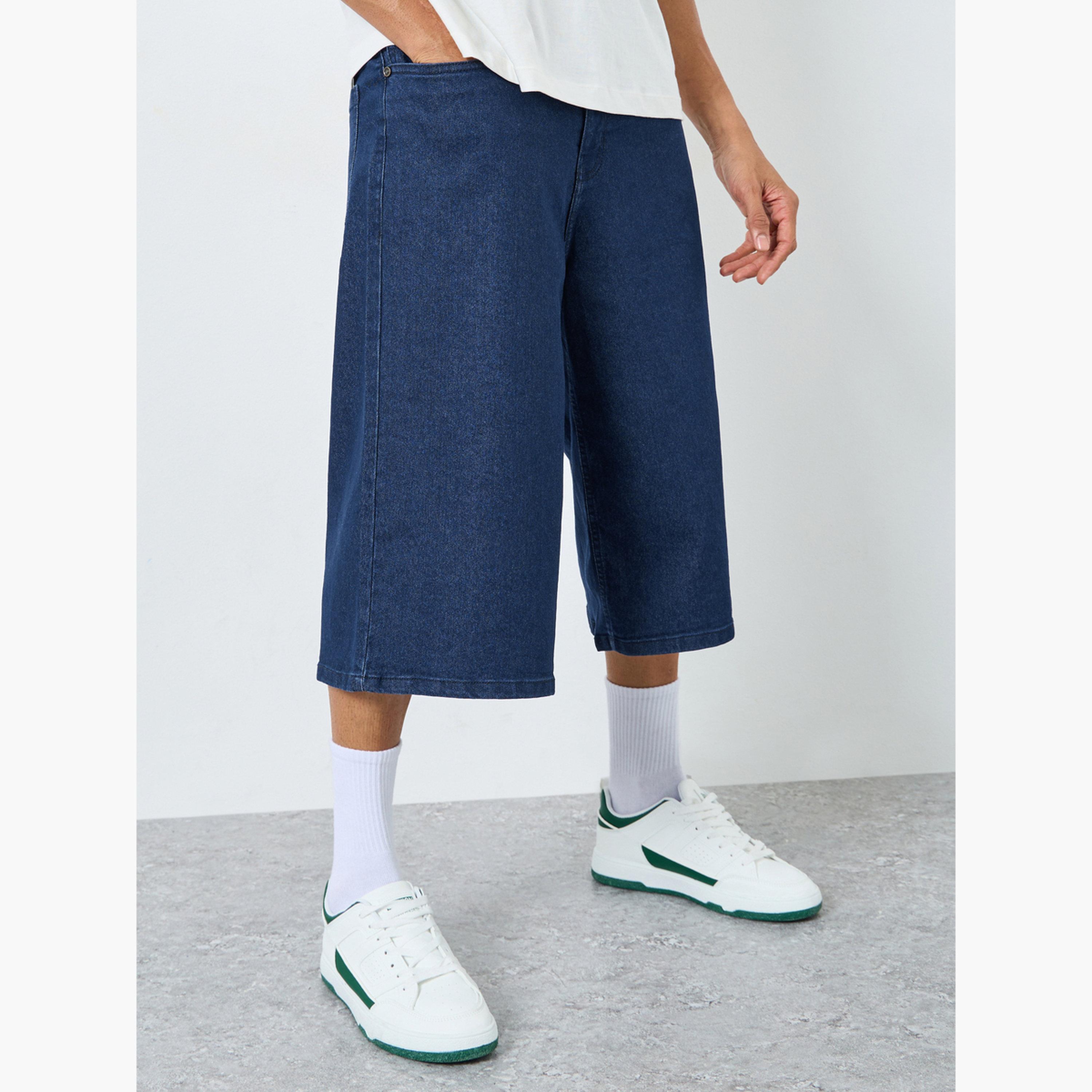 ستايلي - شورت جينز داكن اللون واسع الساق للرجال-men-clothing-bottoms-shorts-image-1