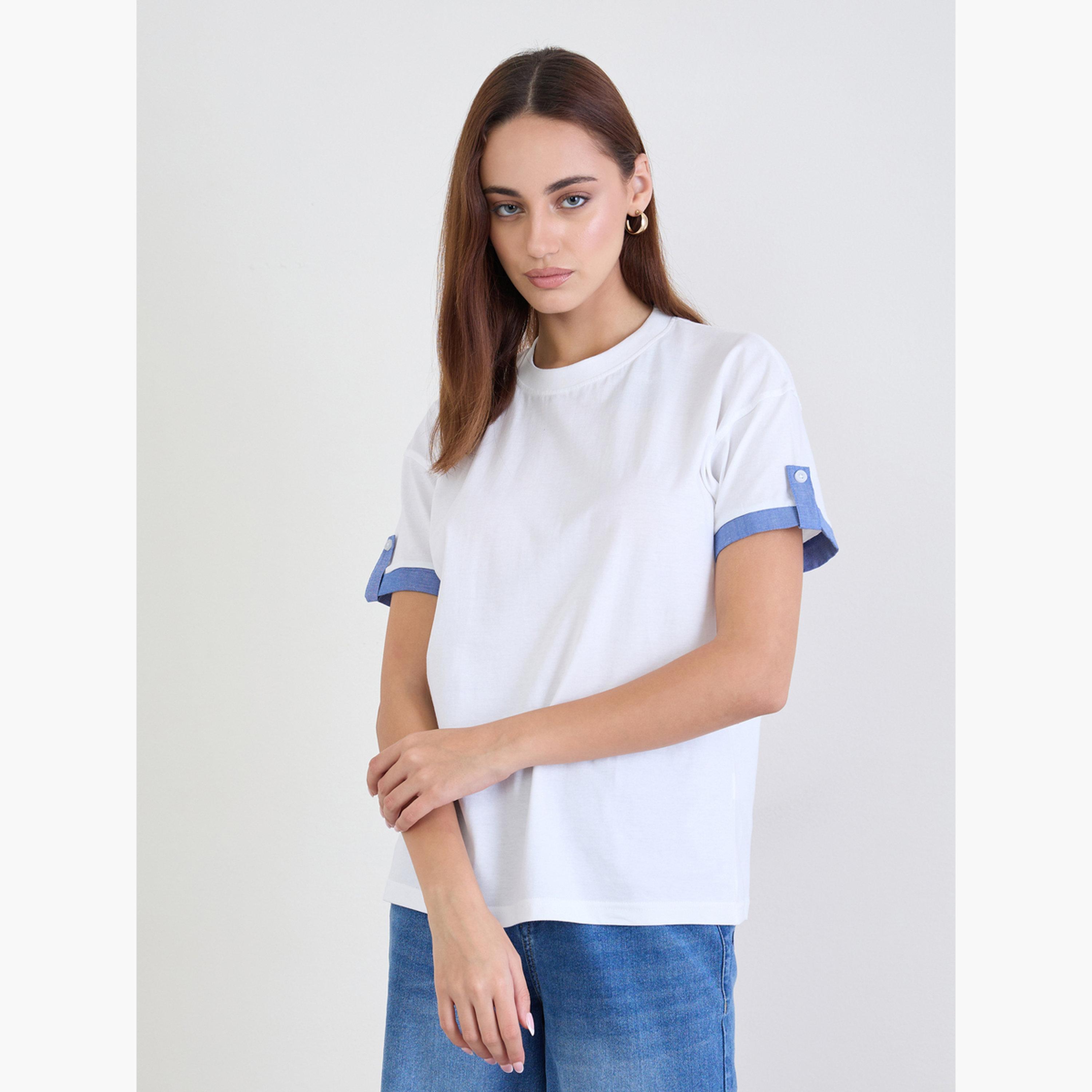 ستايلي - تي شيرت قطني أبيض مع تفاصيل أكمام زرقاء-women-clothing-tshirts-image-3