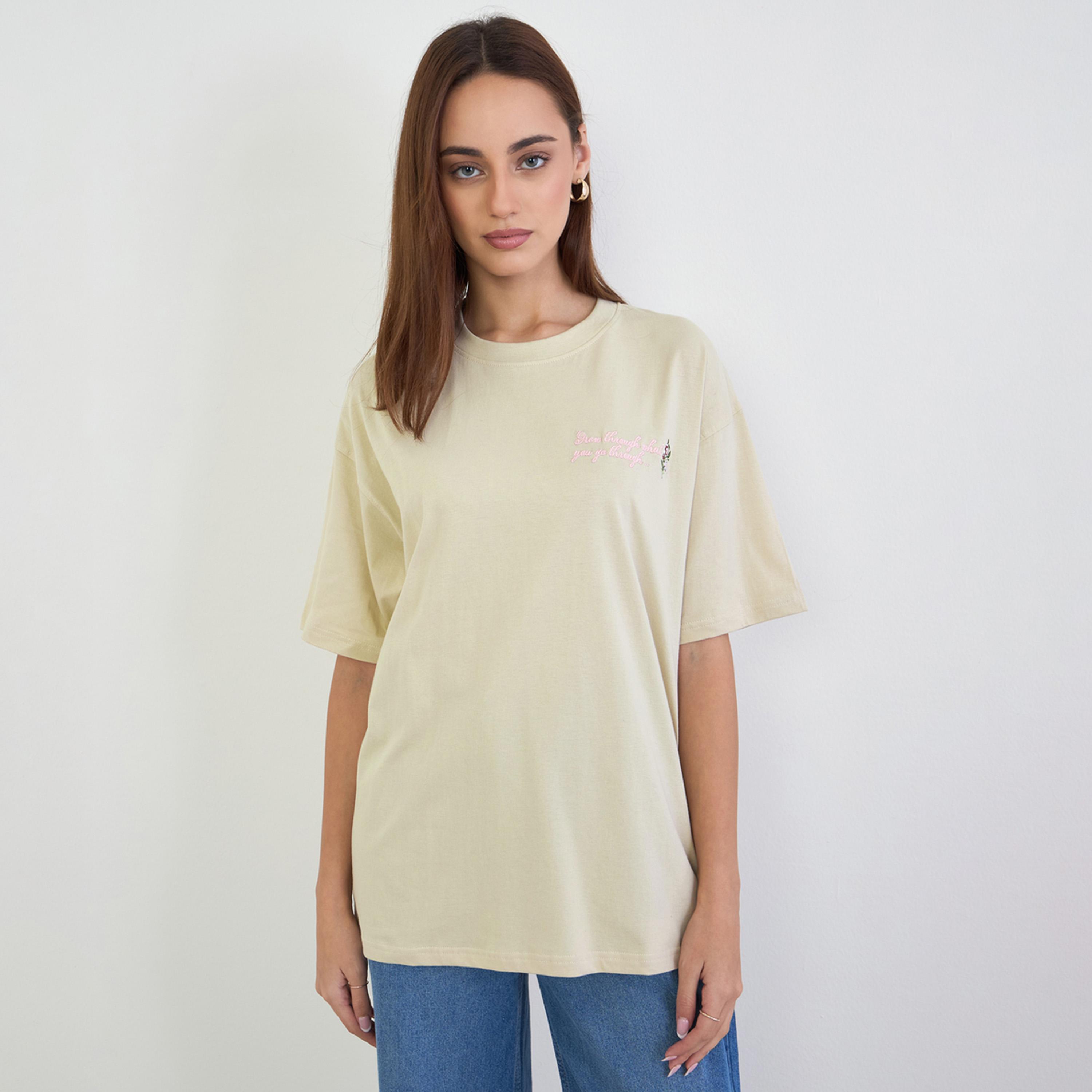 ستايلي - تي شيرت بيج بطبعة شعار حجم كبير-women-clothing-tshirts-image-1