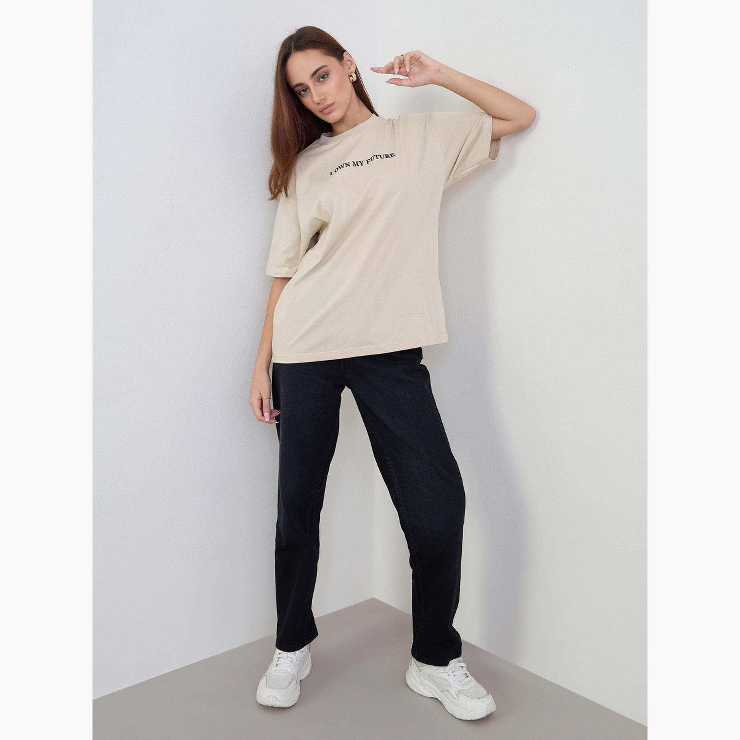 ستايلي - تي شيرت بيج بطبعة شعار حجم كبير-women-clothing-tshirts-image-2