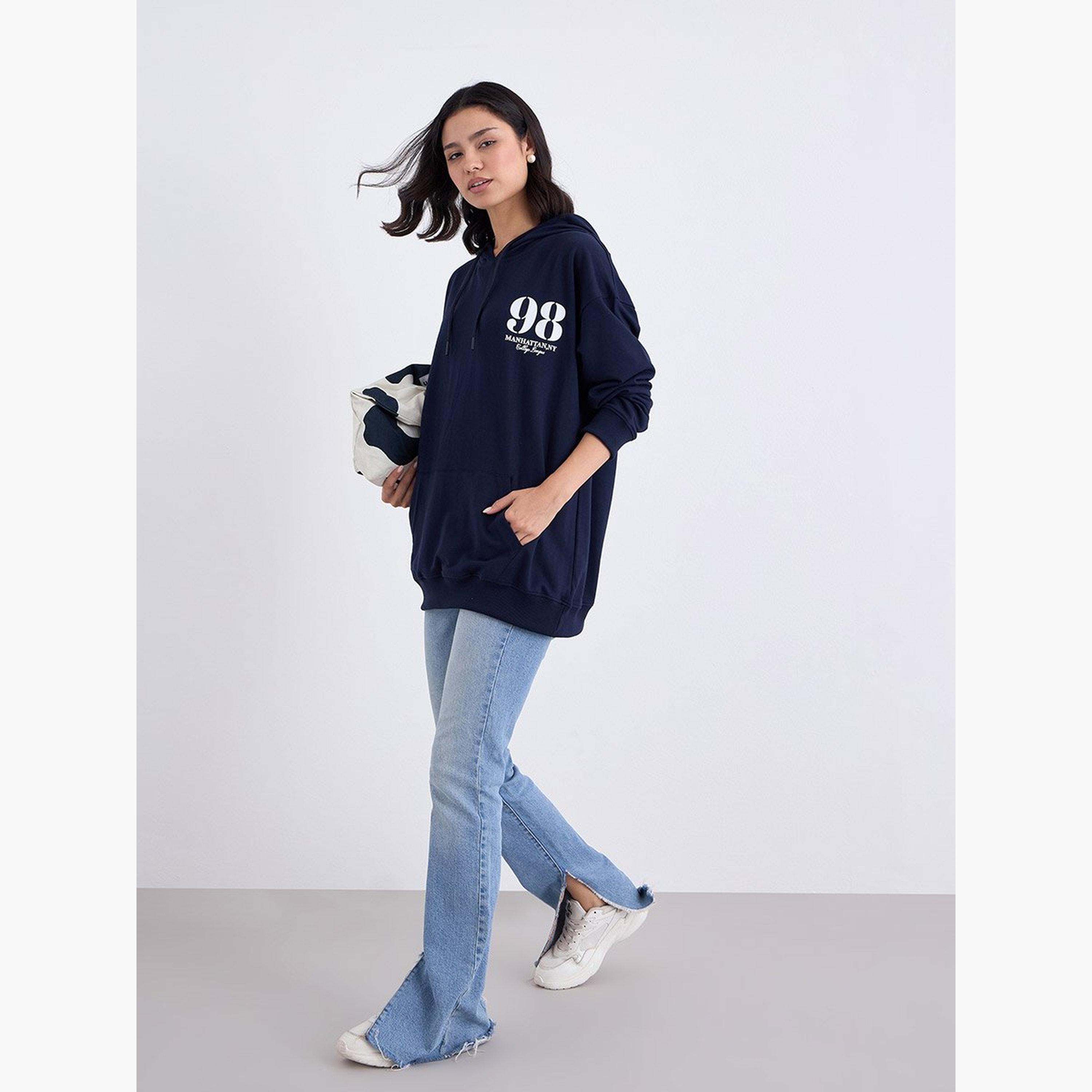 ستايلي - هودي بطبعة جرافيكية مقاس كبير لون أزرق الداكن-women-winterwear-hoodiesandsweatshirts-hoodies-image-2