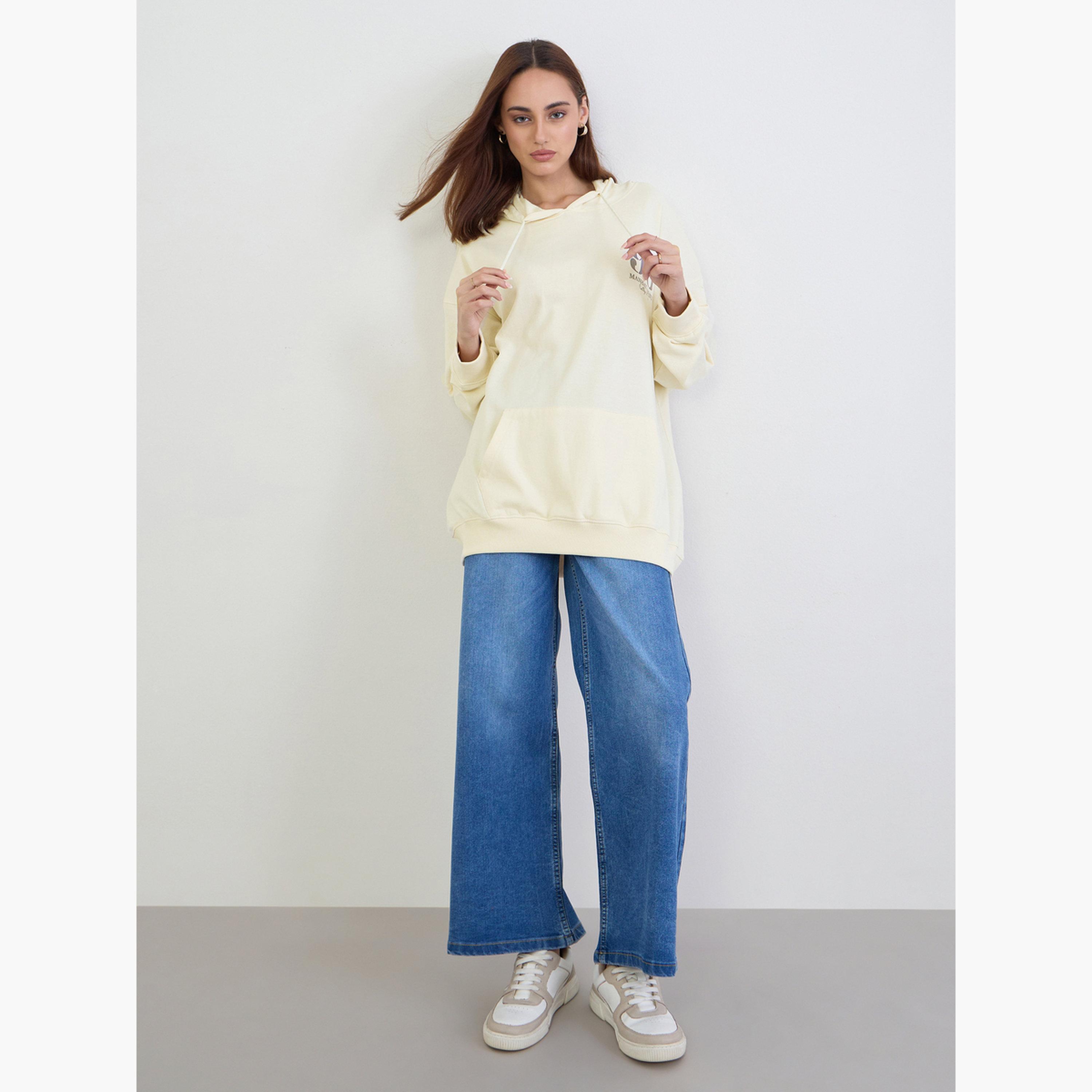 ستايلي - هودي تصميم واسع نقشة جرافيكية لون أوف وايت للنساء -women-clothing-hoodiesandsweatshirts-hoodies-image-2
