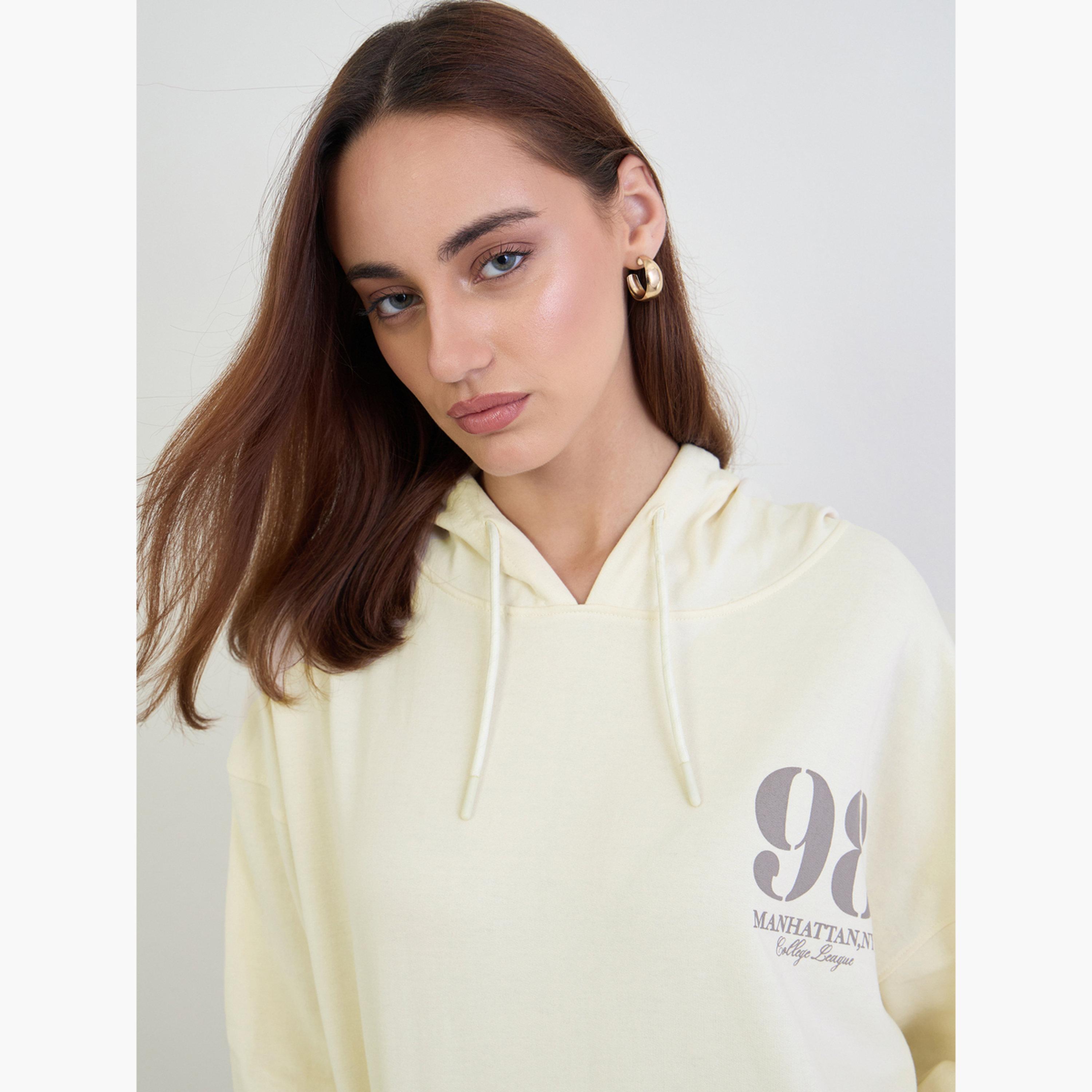 ستايلي - هودي تصميم واسع نقشة جرافيكية لون أوف وايت للنساء -women-clothing-hoodiesandsweatshirts-hoodies-image-4