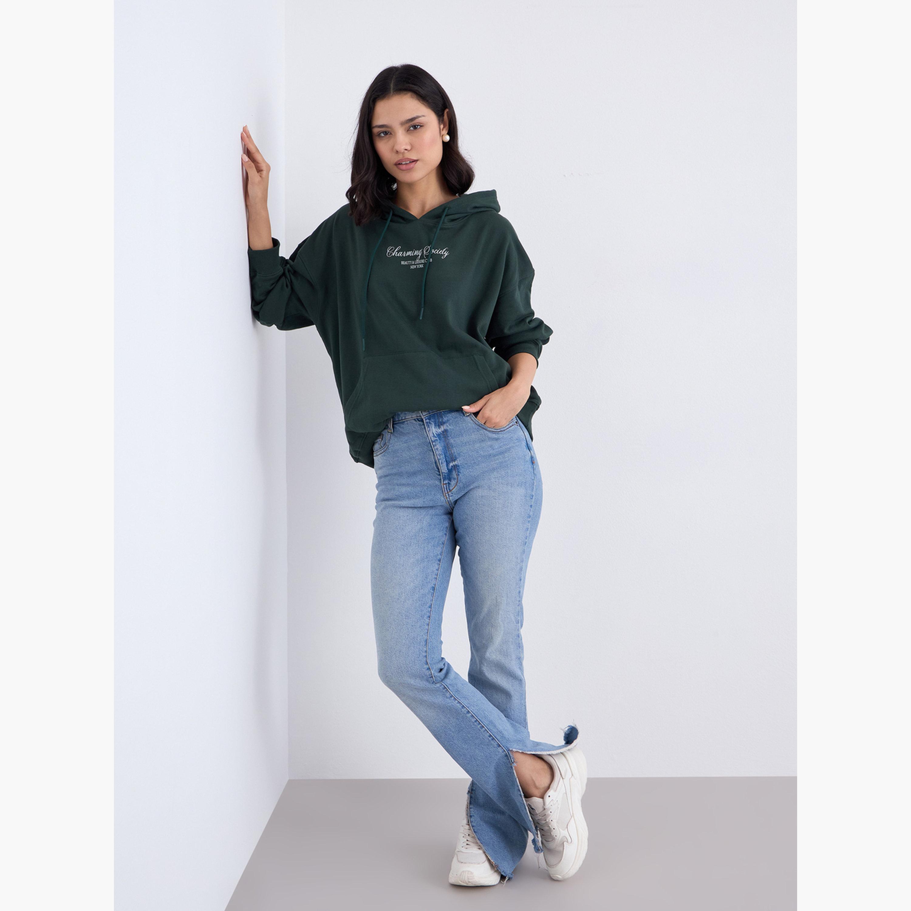 ستايلي - هودي حجم كبير بطبعة شعار لون أخضر الداكن-women-clothing-hoodiesandsweatshirts-hoodies-image-2