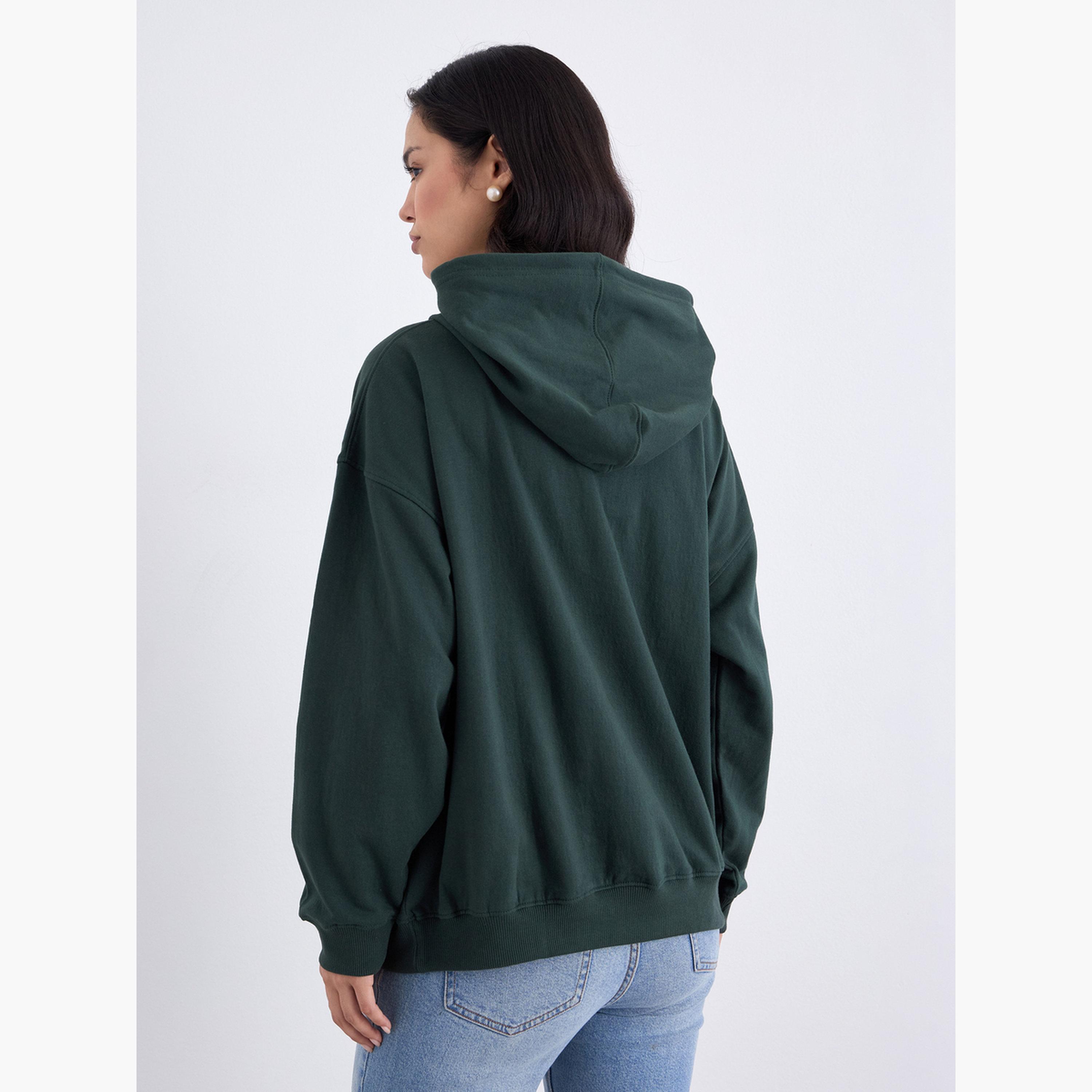 ستايلي - هودي حجم كبير بطبعة شعار لون أخضر الداكن-women-clothing-hoodiesandsweatshirts-hoodies-image-4