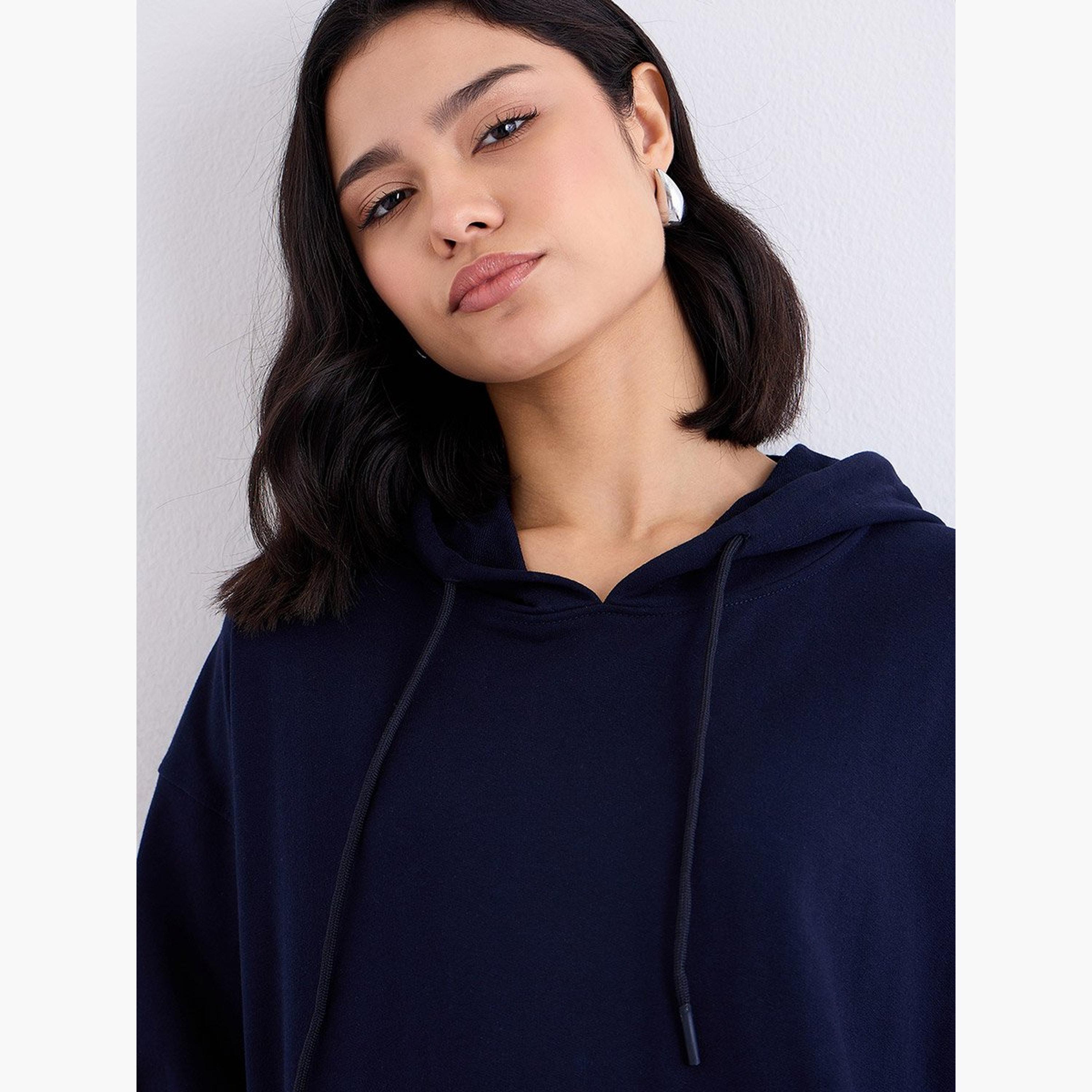 ستايلي - هودي طويل بطبعة جرافيكية لون أزرق البحري-women-winterwear-hoodiesandsweatshirts-hoodies-image-4