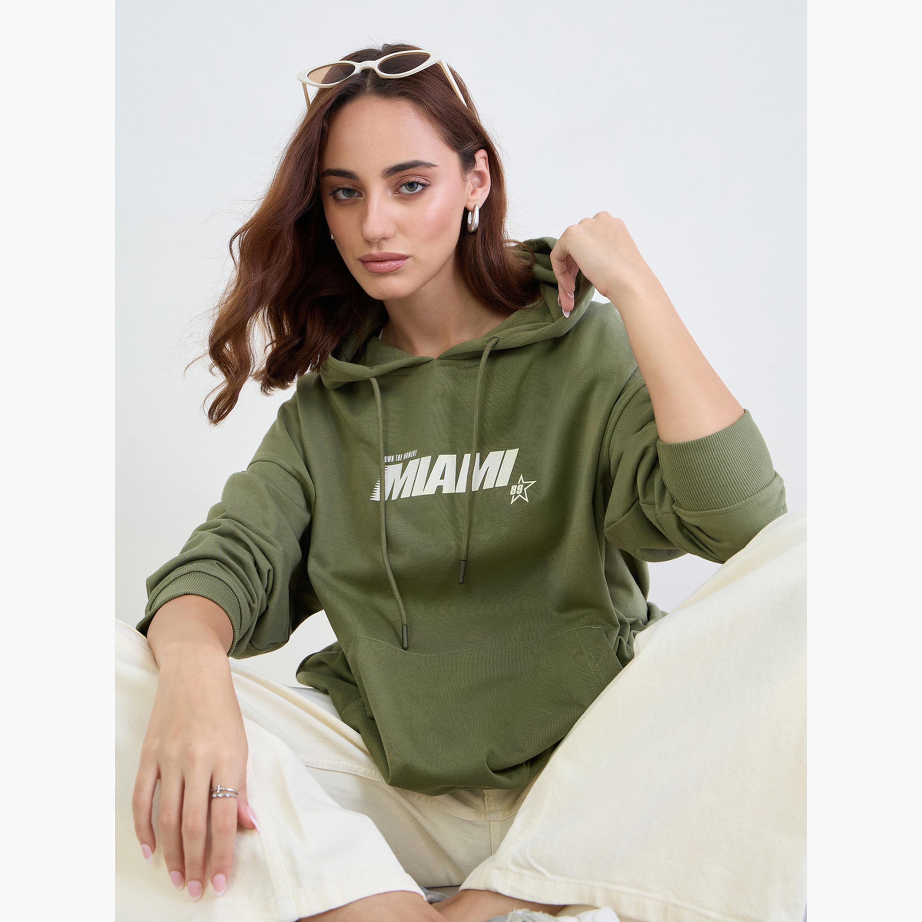ستايلي - هودي حجم كبير بطبعة جرافيكية خضراء-women-clothing-hoodiesandsweatshirts-hoodies-image-3