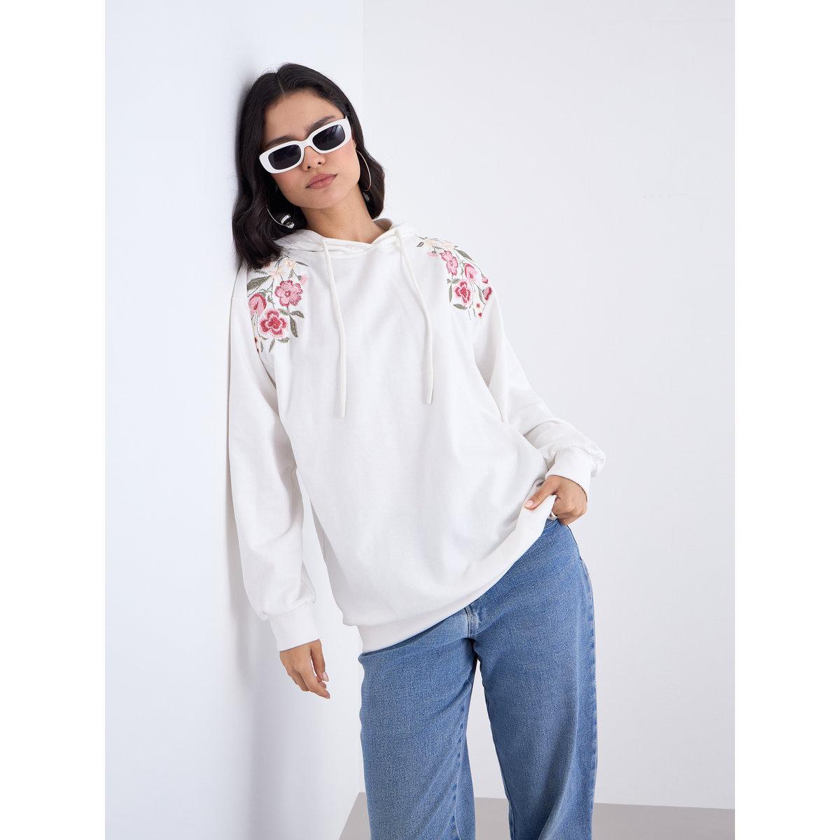 هودي بتفاصيل مُطرزة-women-winterwear-hoodiesandsweatshirts-hoodies-image-1
