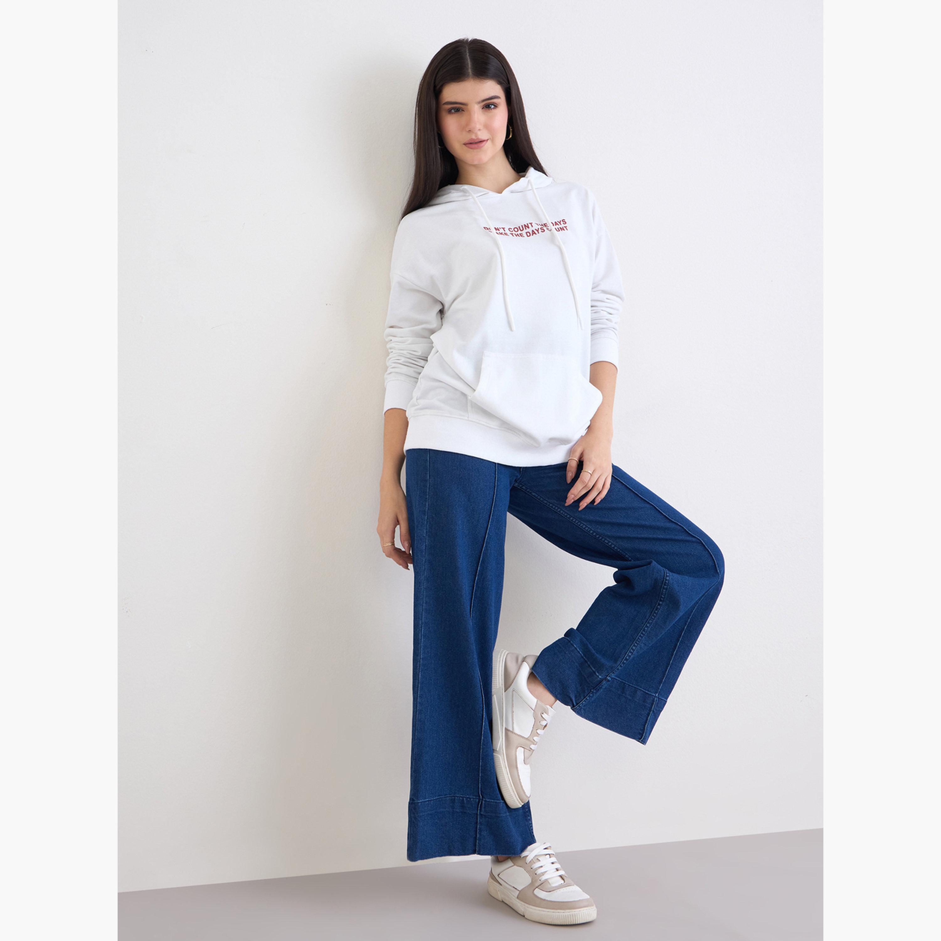 ستايلي - هودي أبيض حجم كبير طبعة شعار-women-clothing-hoodiesandsweatshirts-hoodies-image-2