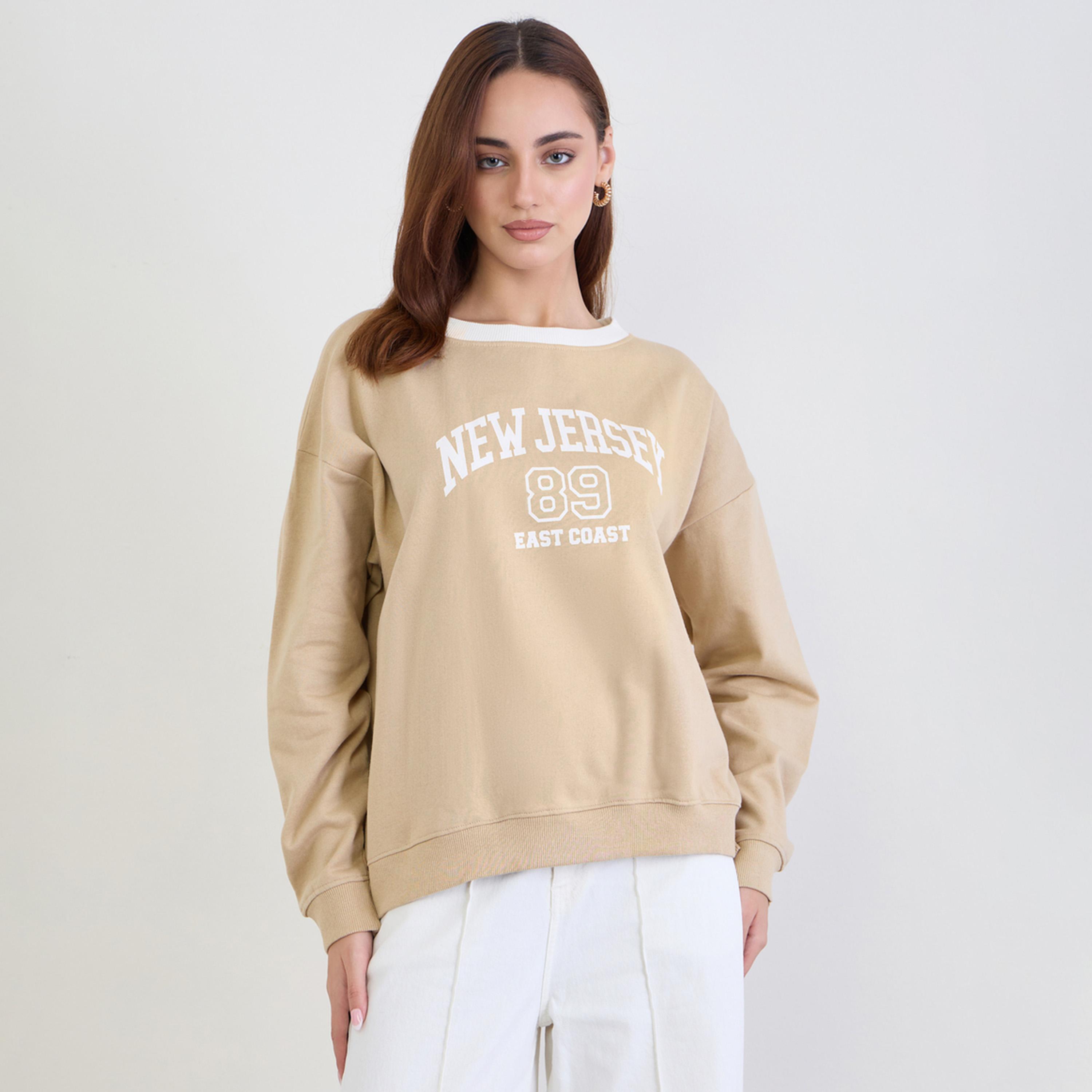 ستايلي - سويت شيرت مقاس كبير اوفر سايز  بطبعة جرافيكية لون بني-women-winterwear-hoodiesandsweatshirts-sweatshirts-image-1