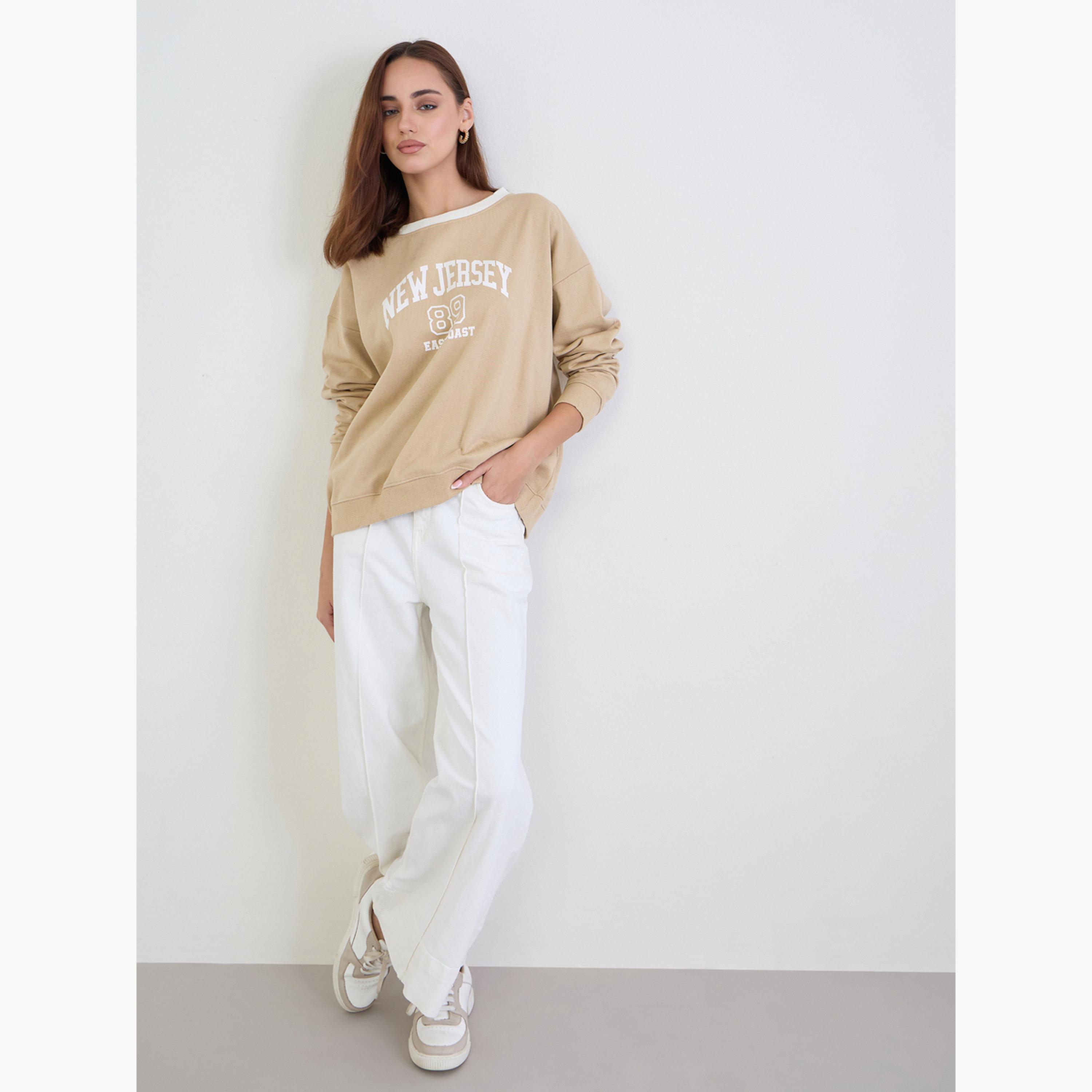 ستايلي - سويت شيرت مقاس كبير اوفر سايز  بطبعة جرافيكية لون بني-women-winterwear-hoodiesandsweatshirts-sweatshirts-image-2