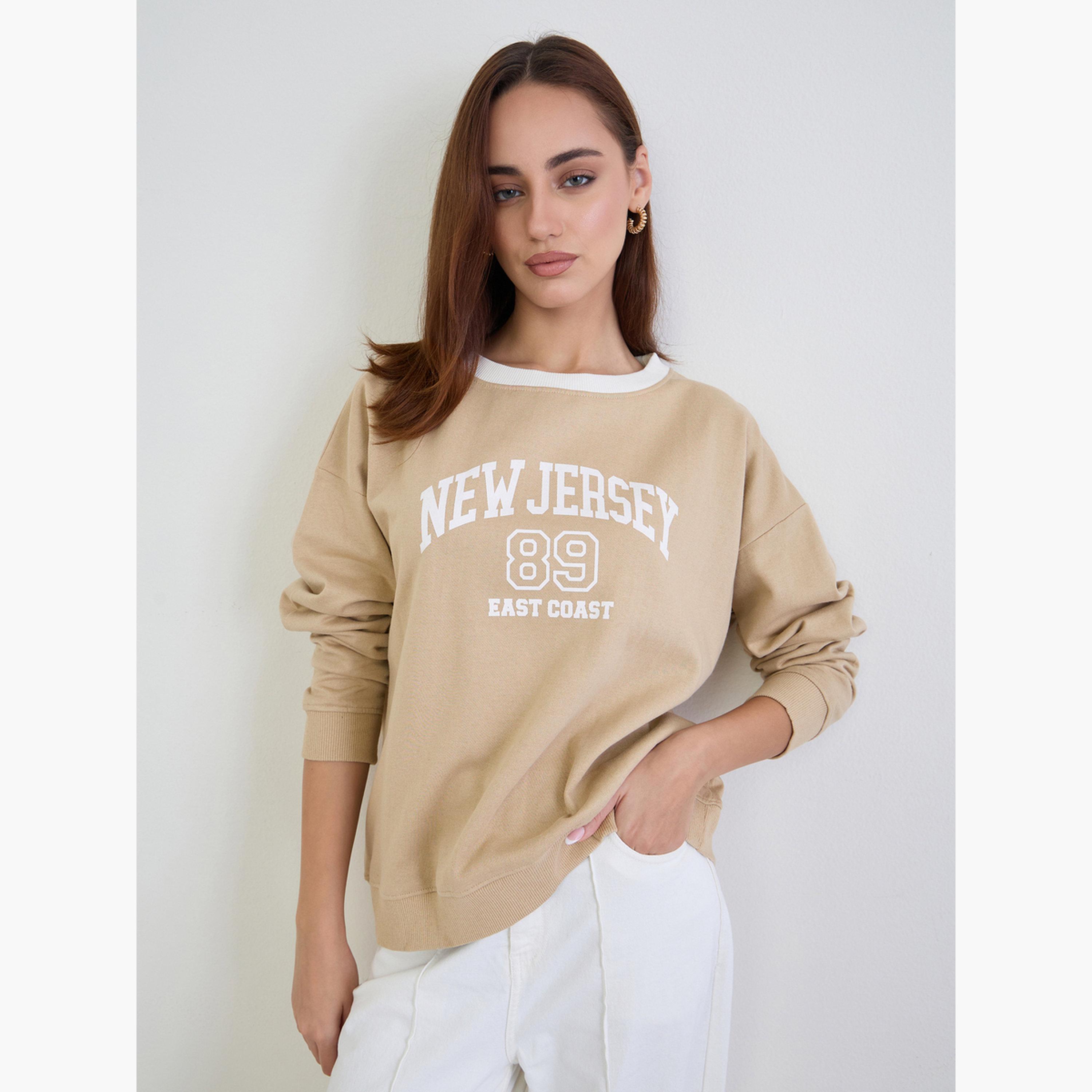 ستايلي - سويت شيرت مقاس كبير اوفر سايز  بطبعة جرافيكية لون بني-women-winterwear-hoodiesandsweatshirts-sweatshirts-image-3