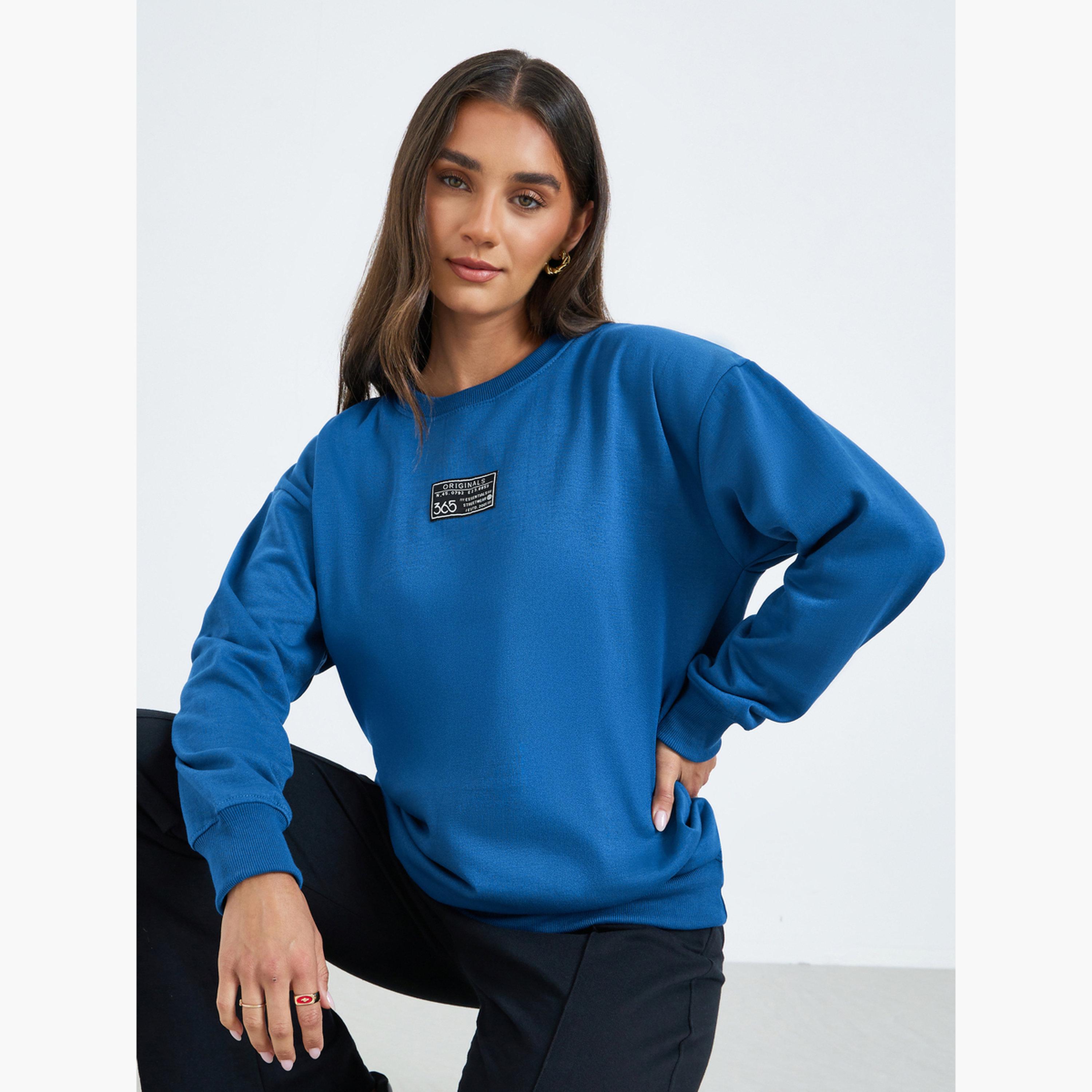 سويت شيرت بقصة واسعة ومزين بشارة-women-clothing-hoodiesandsweatshirts-sweatshirts-image-3
