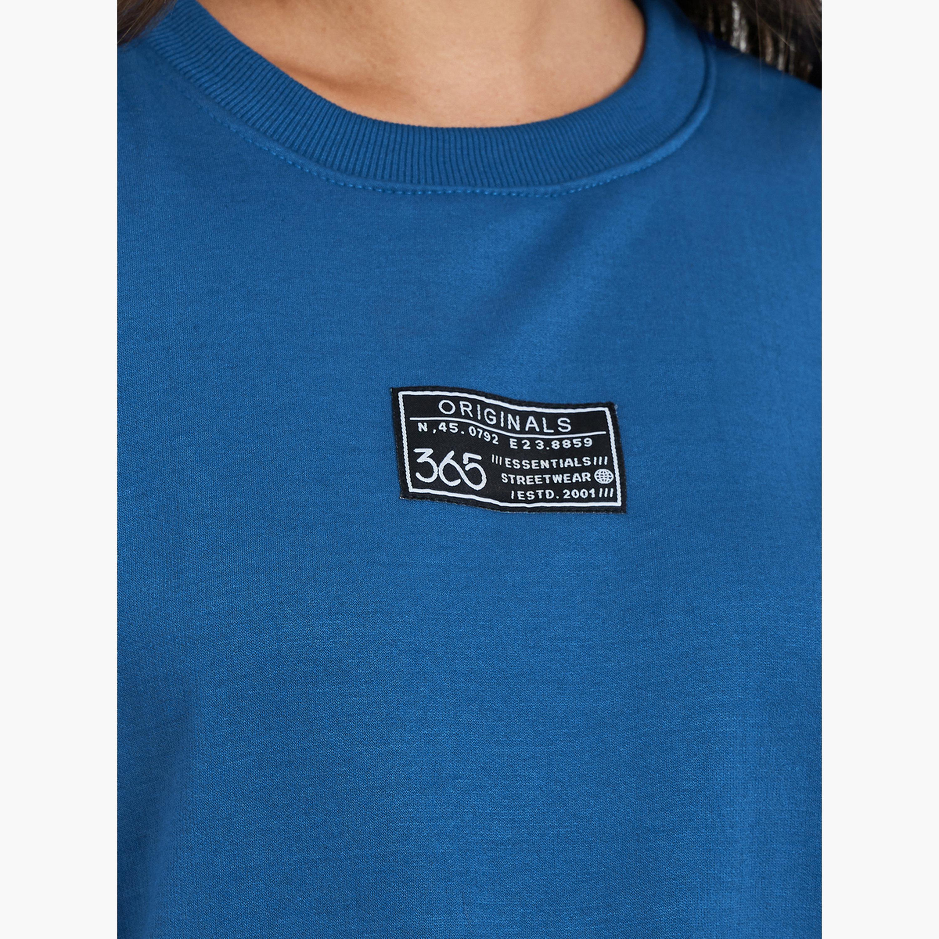 سويت شيرت بقصة واسعة ومزين بشارة-women-clothing-hoodiesandsweatshirts-sweatshirts-image-5