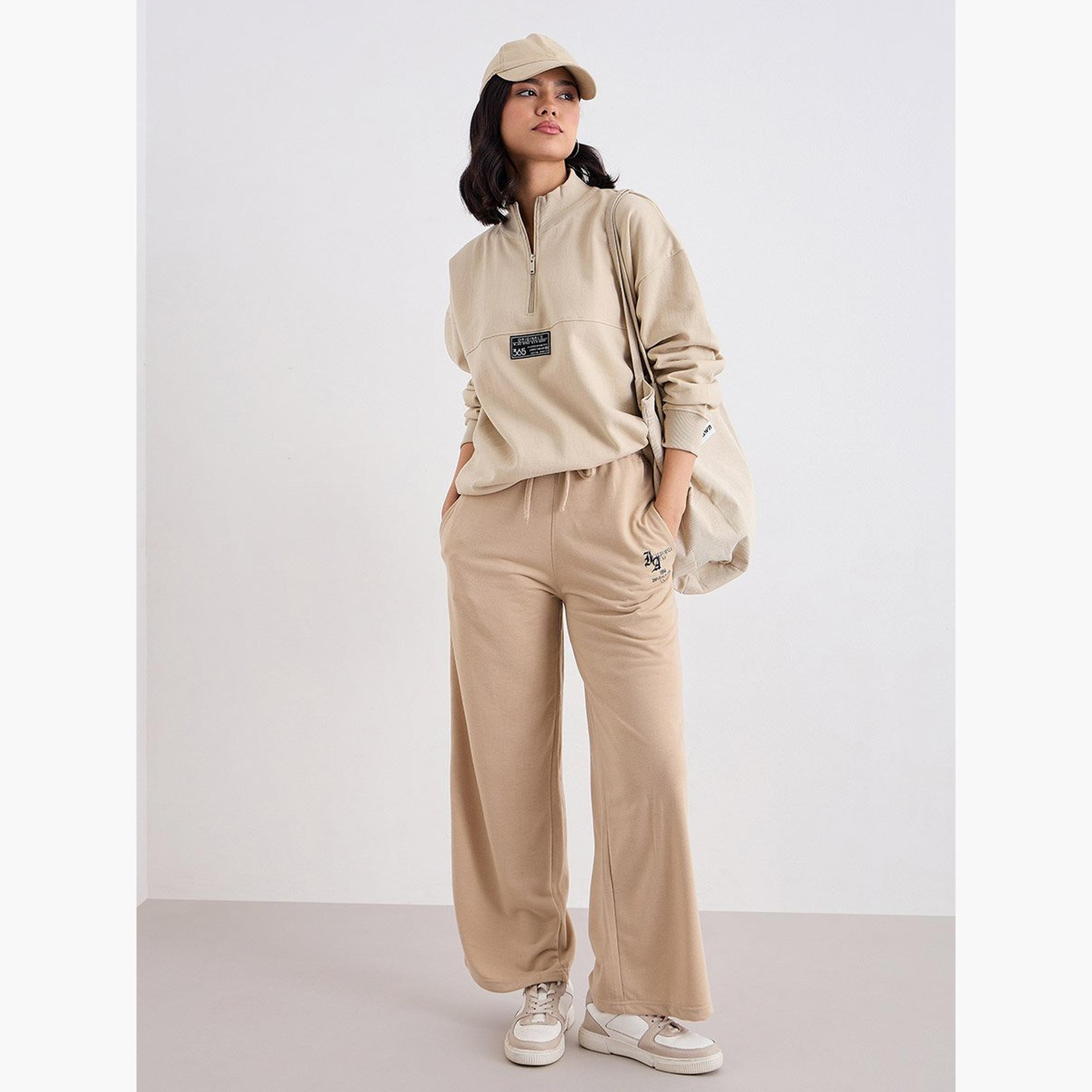 ستايلي - سويت شيرت طويل لون بيج مع تفاصيل شارة-women-clothing-hoodiesandsweatshirts-sweatshirts-image-2