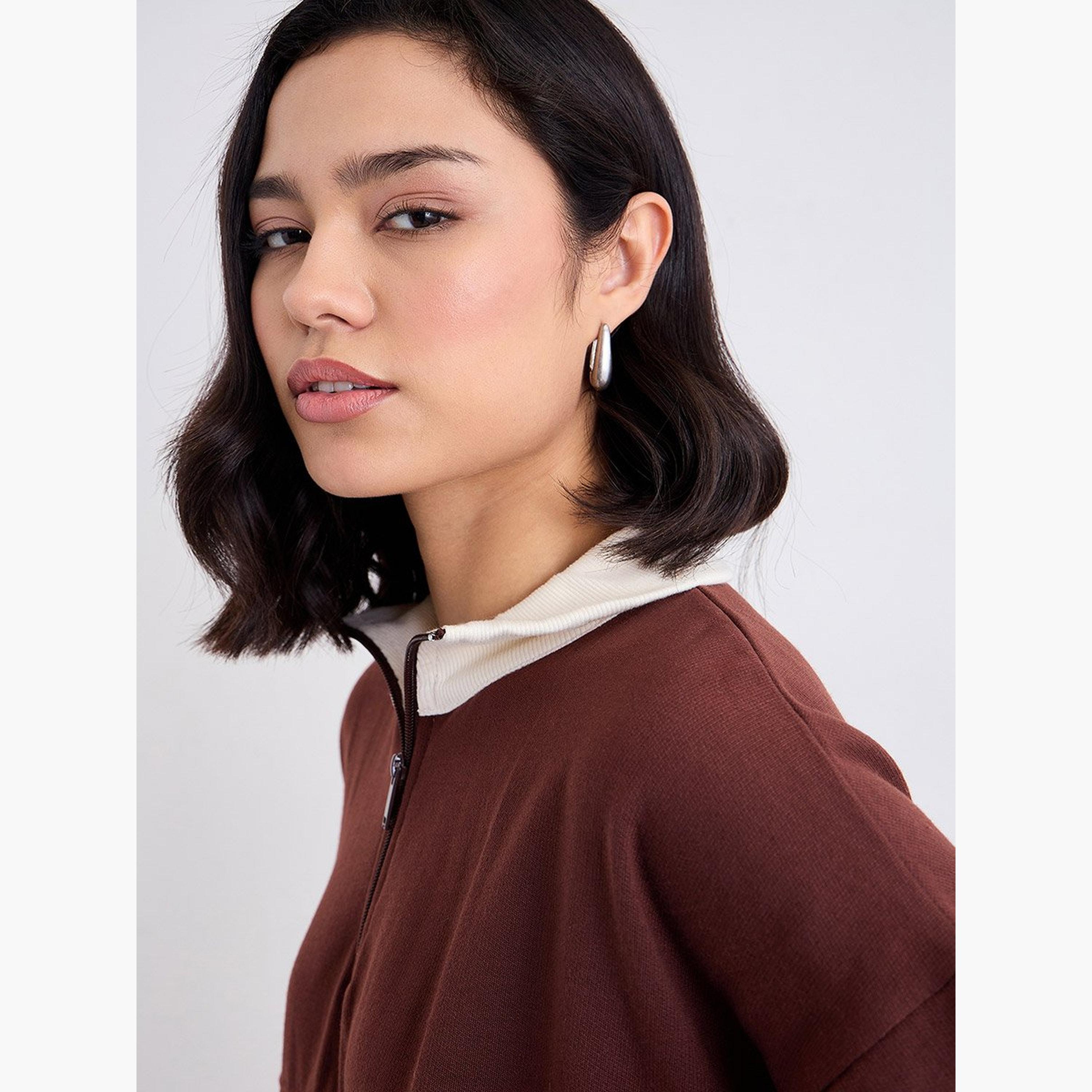 ستايلي - سويت شيرت بني طويل مع تفاصيل شارة-women-winterwear-hoodiesandsweatshirts-sweatshirts-image-3