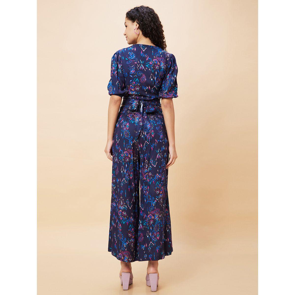 طقم منسق من بنطال بالازو وبلوزة قصيرة بطبعة بيزلي-women-clothing-coordsets-image-3