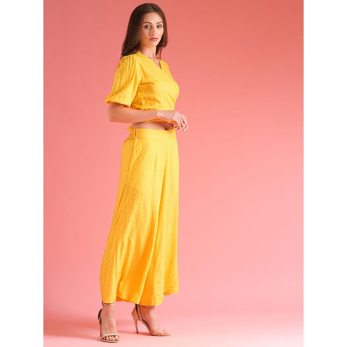 طقم منسق من بنطال بالازة وبلوزة بنمط لف وطبعة نقاط بولكا-women-clothing-coordsets-image-2