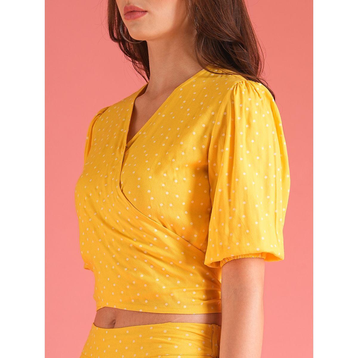 طقم منسق من بنطال بالازة وبلوزة بنمط لف وطبعة نقاط بولكا-women-clothing-coordsets-image-4