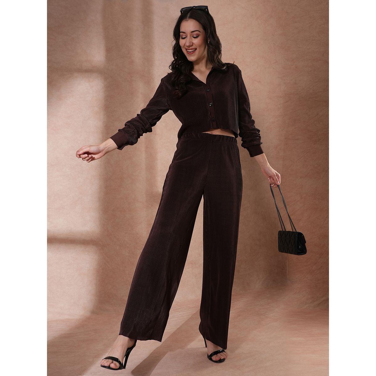طقم منسق من بنطال وبلوزة قصيرة بأزرار غلق-women-clothing-coordsets-image-1