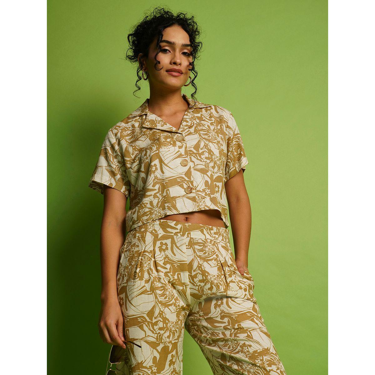 طقم منسق من بنطال وبلوزة قصيرة بطبعة مجردة-women-clothing-coordsets-image-6