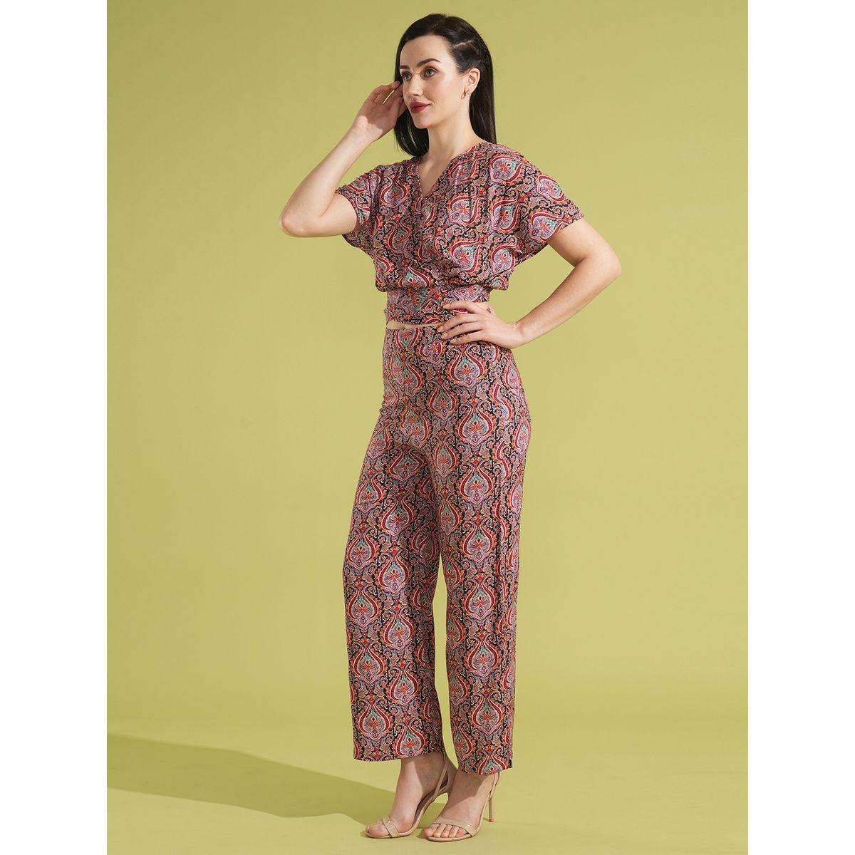 طقم منسق من بنطال وبلوزة قصيرة مُطبعة-women-clothing-coordsets-image-2