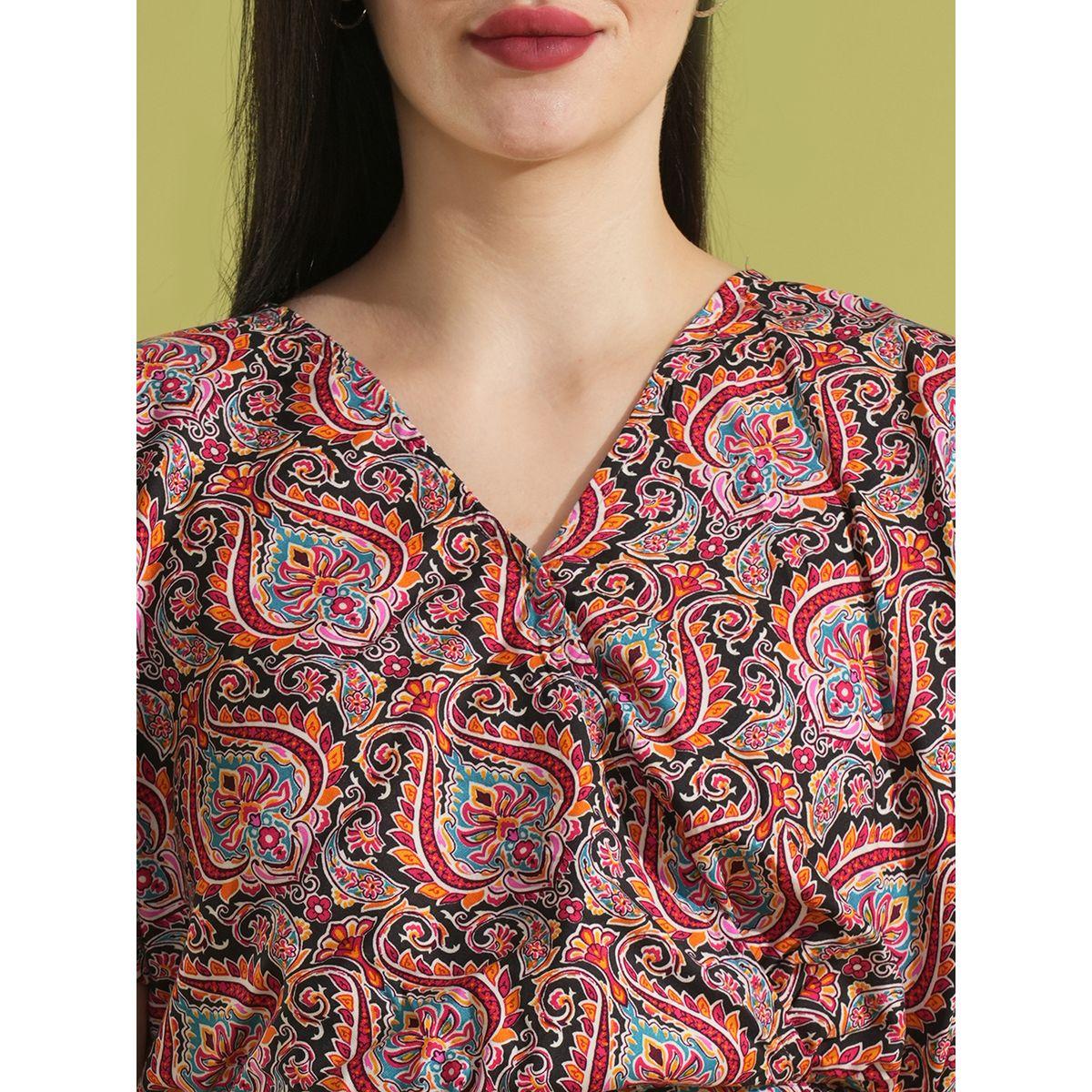 طقم منسق من بنطال وبلوزة قصيرة مُطبعة-women-clothing-coordsets-image-4