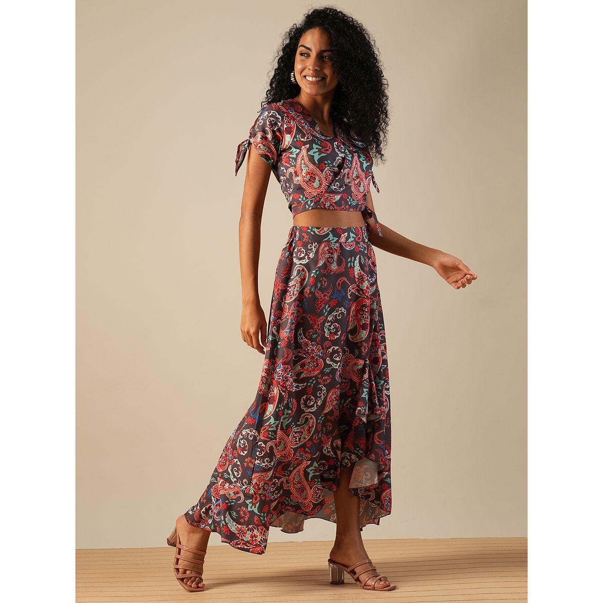 طقم منسق من تنورة طويلة وبلوزة قصيرة مُطبعة-women-clothing-coordsets-image-2