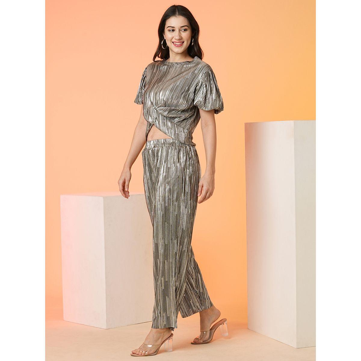 طقم منسق من بنطال وبلوزة مخططة-women-clothing-coordsets-image-2