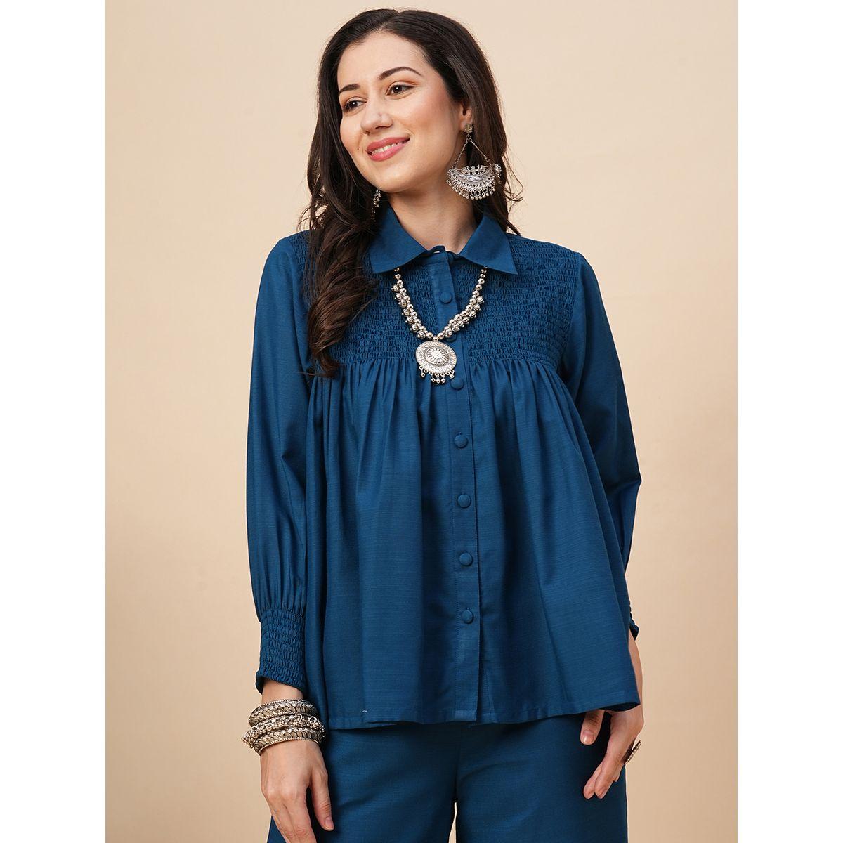طقم منسق من بنطال وبلوزة سادة بأزرار وتفاصيل مُجمعة-women-clothing-coordsets-image-6