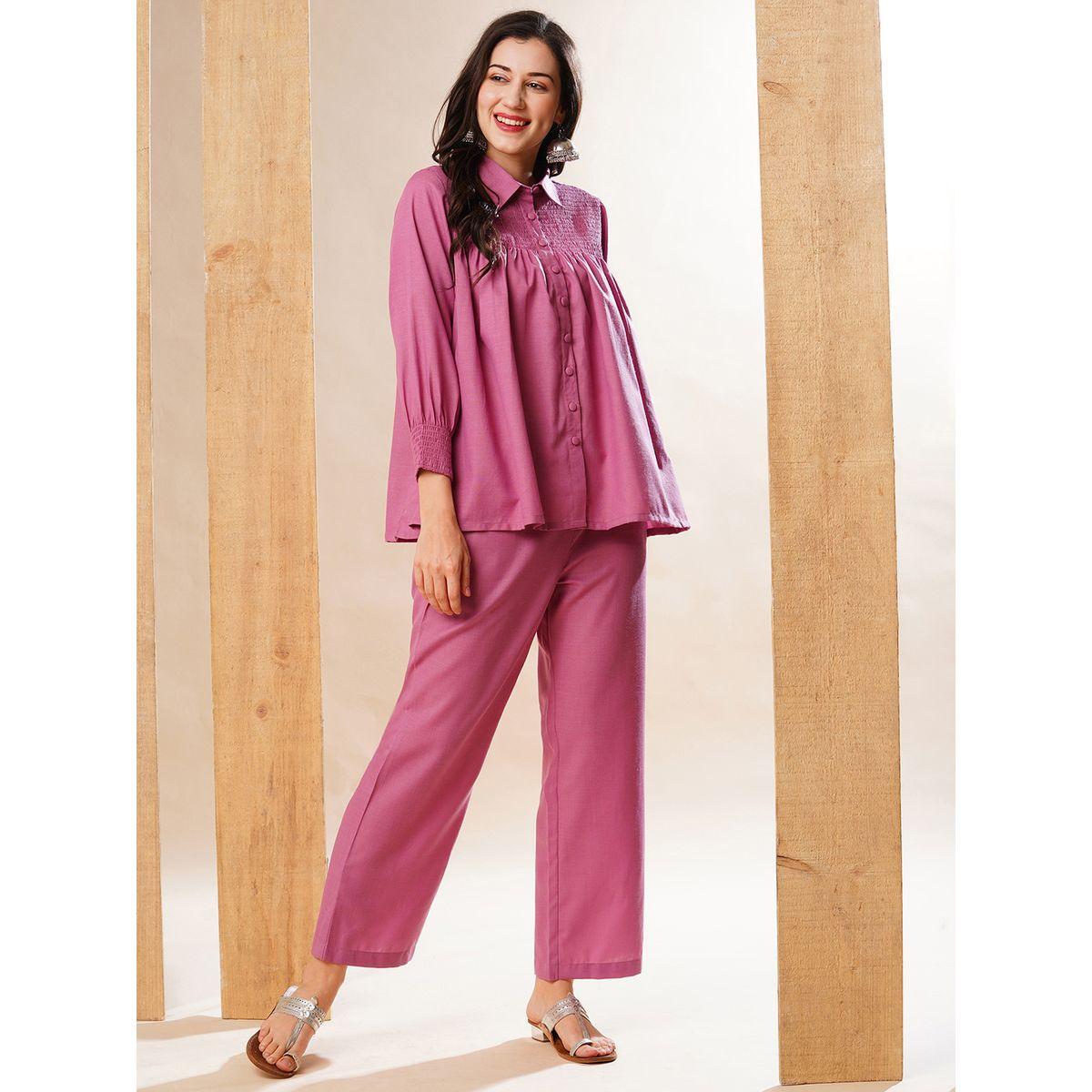 طقم منسق من بنطال وبلوزة سادة بأزرار وتفاصيل مُجمعة-women-clothing-coordsets-image-2