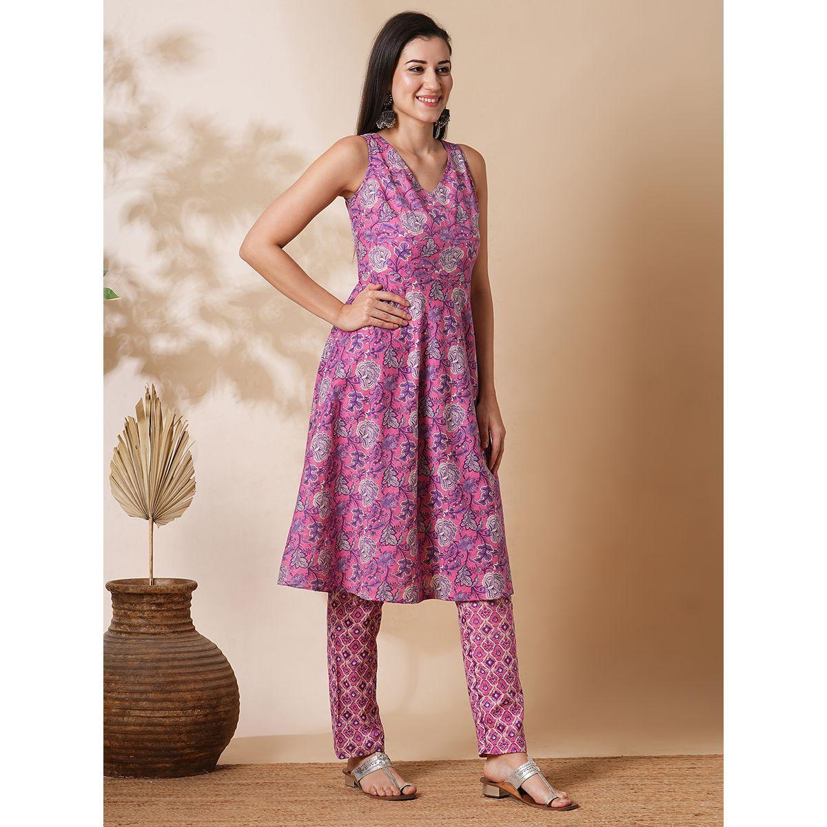 Globus X Styli All-Over Floral Printed Back Tie-Up A-Line Kurta with Pants Co-Ords-women-clothing-ethnicwear-kurtasets-image-2
