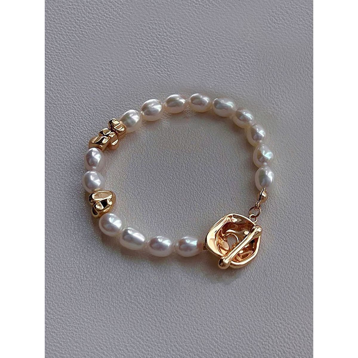 سوار يد مزين بلؤلؤ صناعي-women-watchesandjewellery-jewellery-banglesandbracelets-image-1