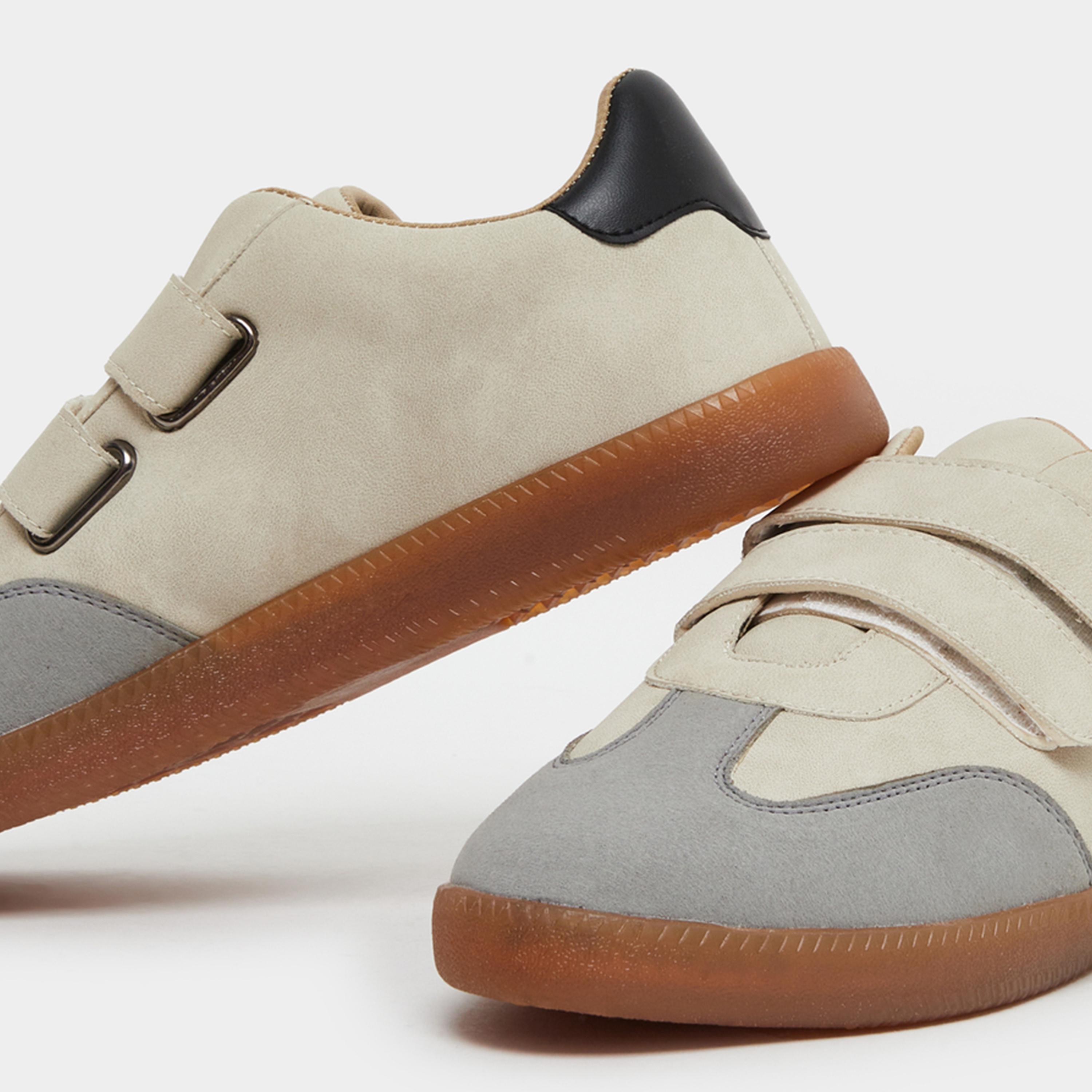 ستايلي - حذاء رياضي باللون البيج مزود بشريط لاصق وخطاف للرجال-men-shoes-sneakers-image-3