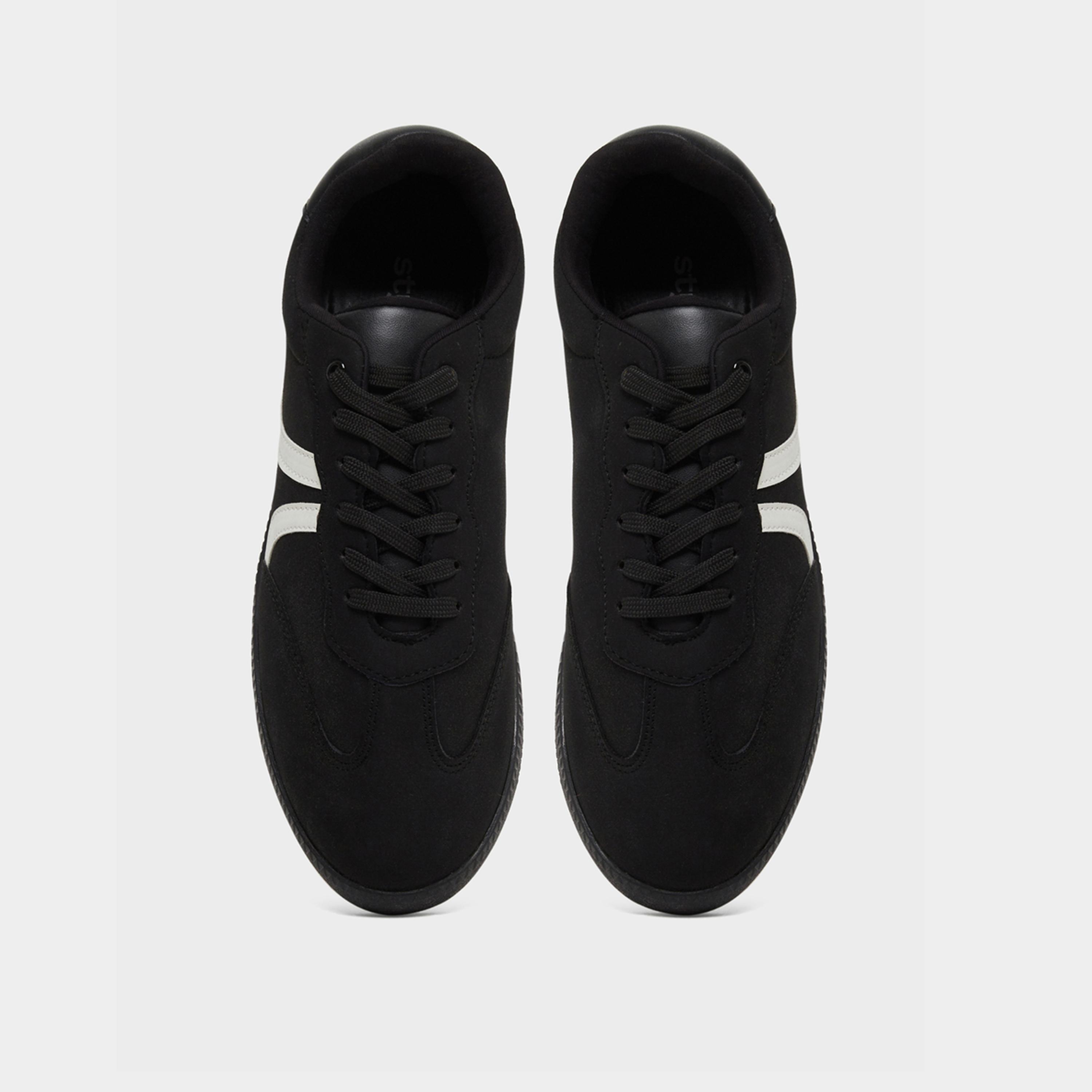 ستايلي - حذاء رياضي برباط وتفاصيل مخططة من جلد السويد للرجال-men-shoes-sneakers-image-5
