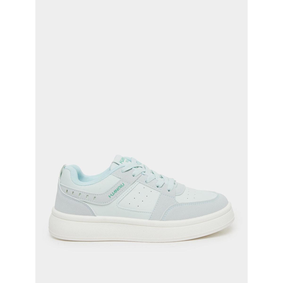 حذاء سنيكرز بأربطة للإغلاق-women-shoes-sneakers-image-2