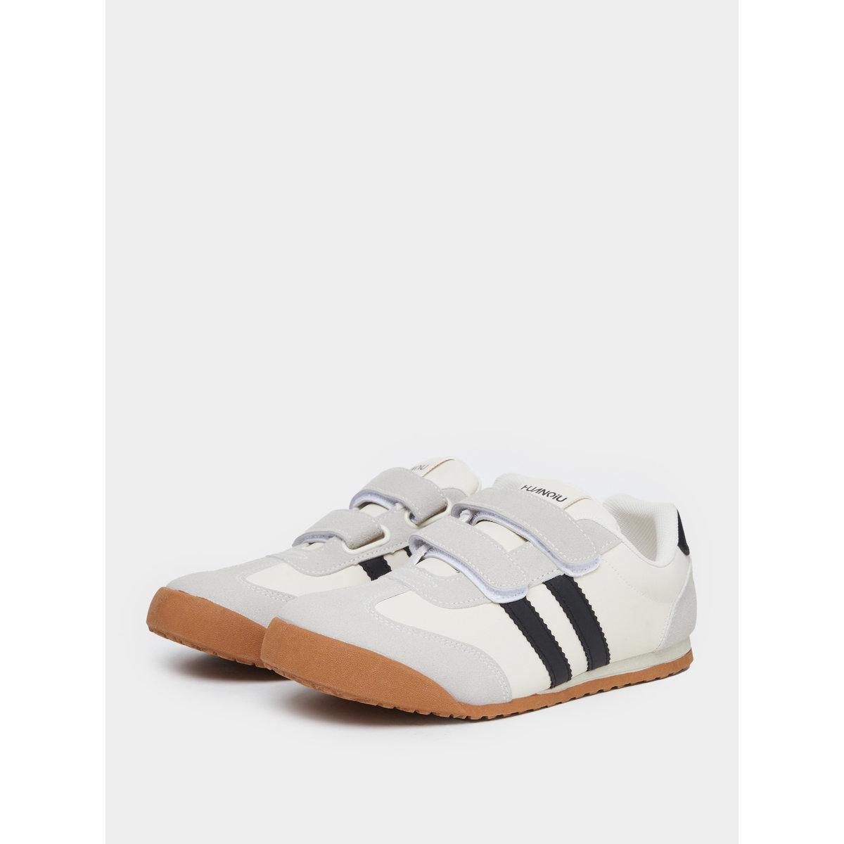 حذاء سنيكرز بشريط للإغلاق-women-shoes-sneakers-image-2
