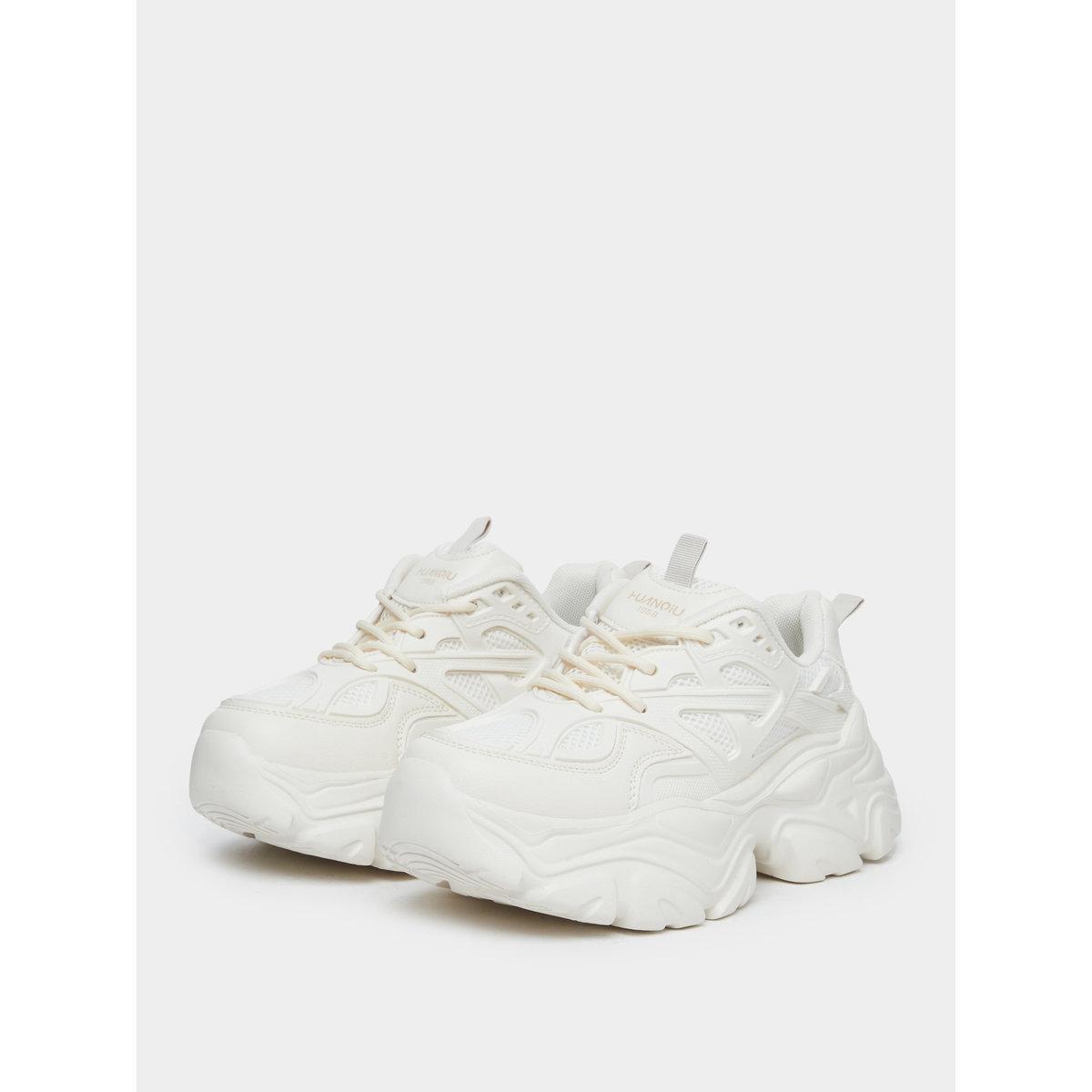 حذاء سنيكرز بنعل شانكي بارز الملمس-women-shoes-sneakers-image-2