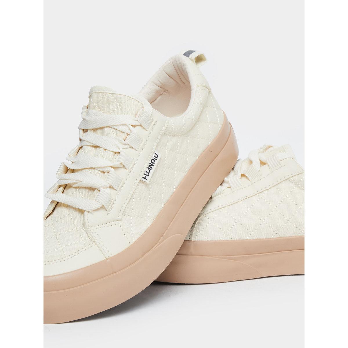 حذاء سنيكرز بمظهر مُبطن-women-shoes-sneakers-image-3