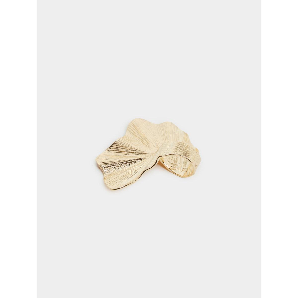 Styli Women Gold Textured Overlap Ring-women-watchesandjewellery-jewellery-rings-image-2